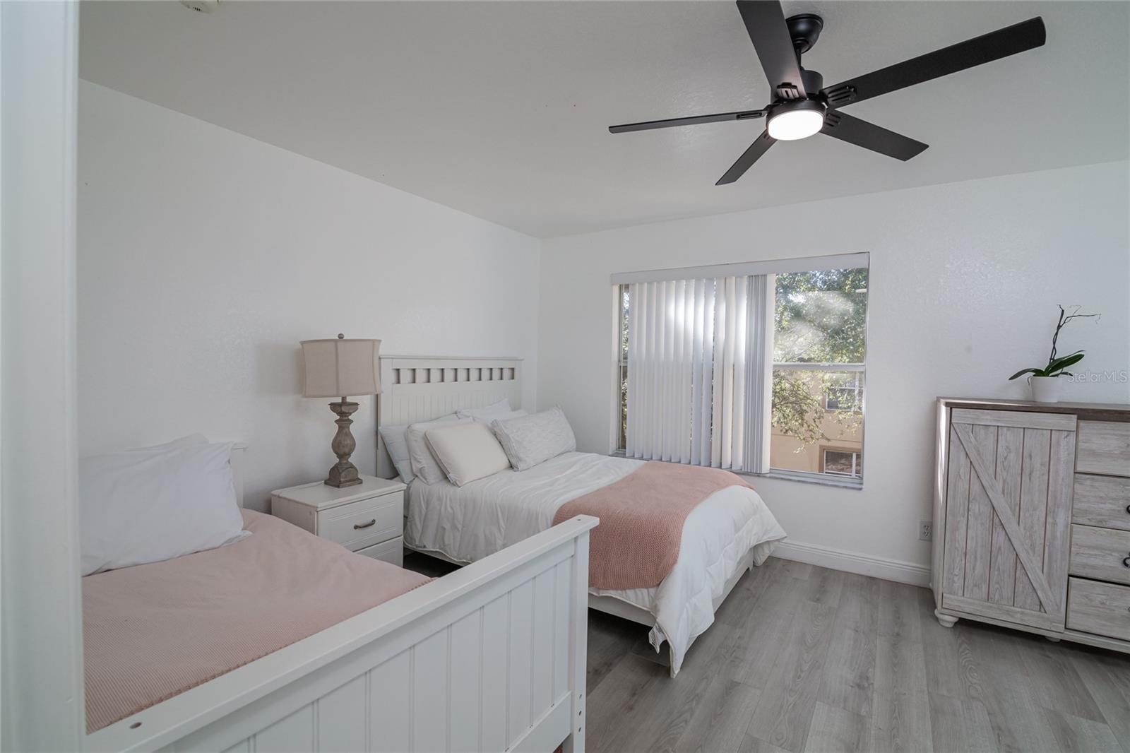Image 40 of 56 For 733 Calabria Avenue