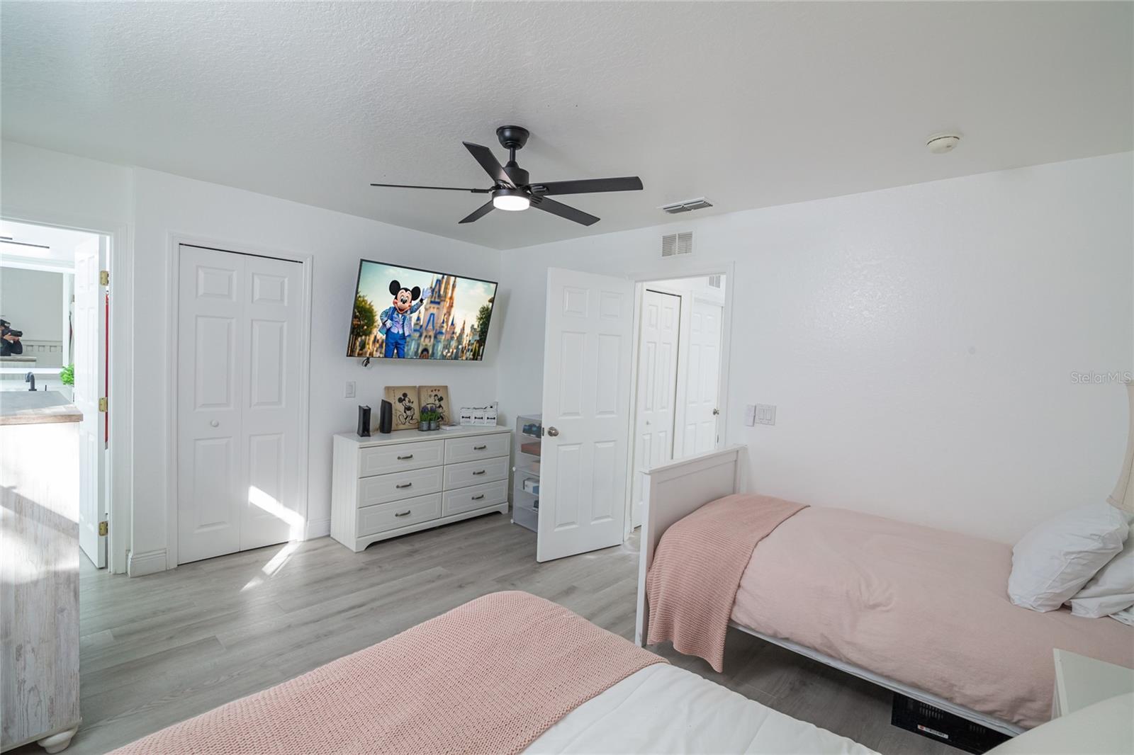 Image 42 of 56 For 733 Calabria Avenue
