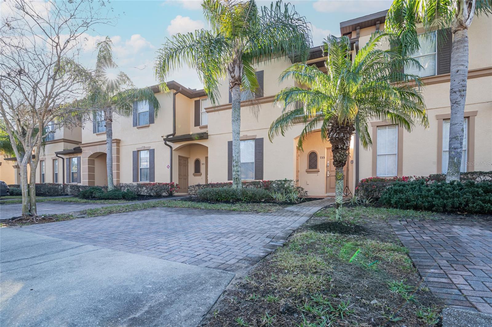 Image 7 of 56 For 733 Calabria Avenue