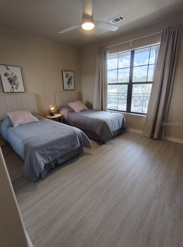 Image 16 of 22 For 912 Charo Parkway 233