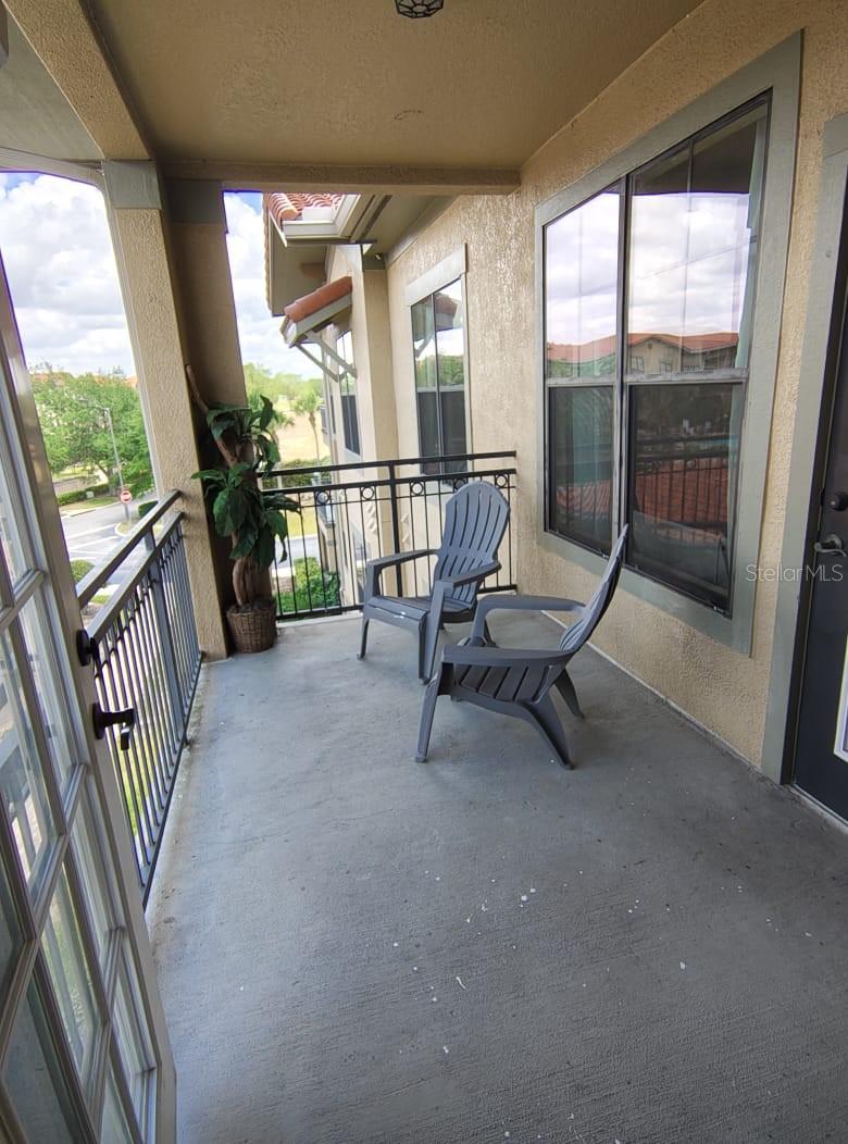 Image 18 of 22 For 912 Charo Parkway 233