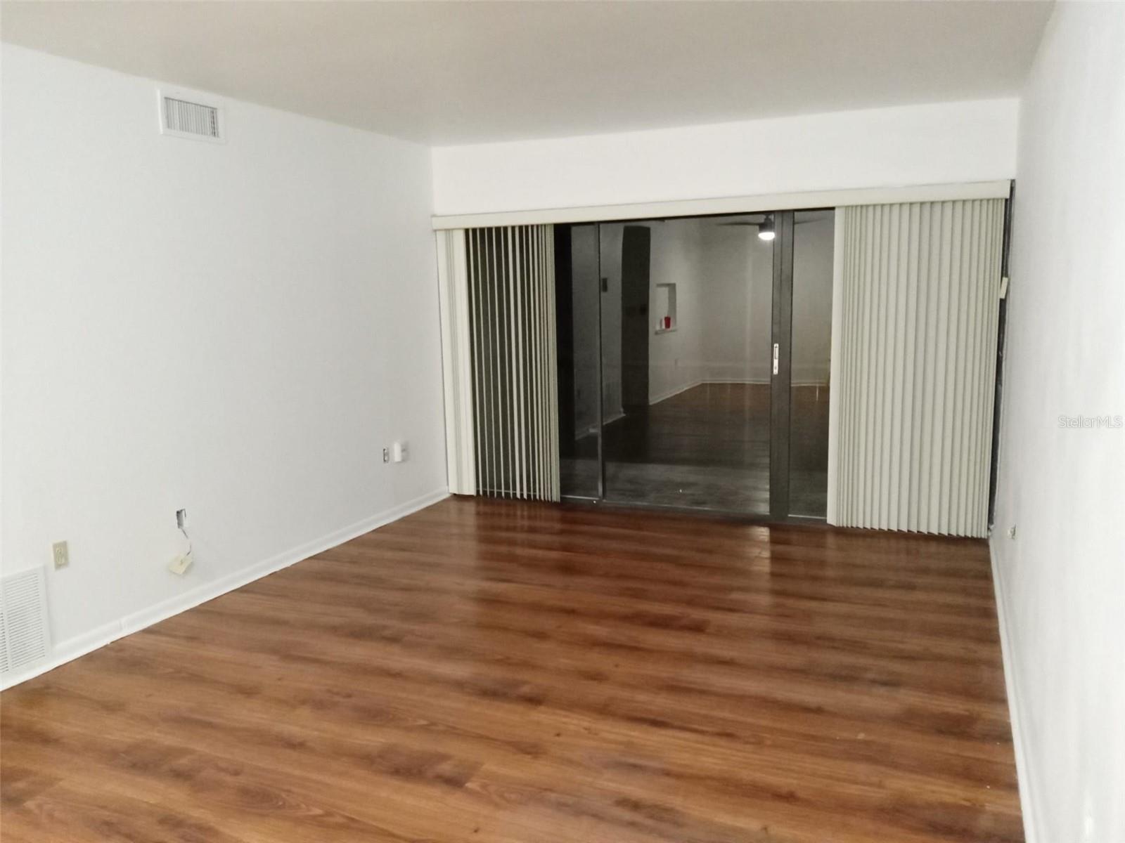 Image 6 of 7 For 3242 Semoran Boulevard 25