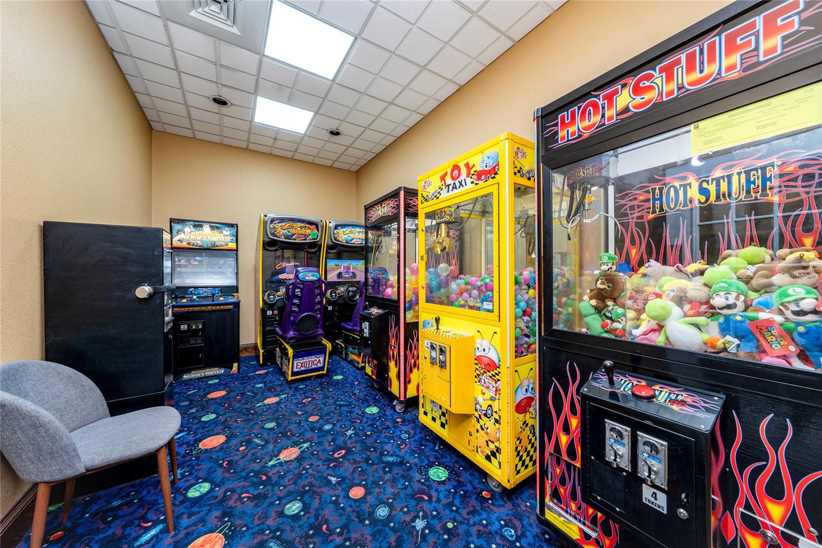 Image 21 of 26 For 8303 Palm Parkway 401