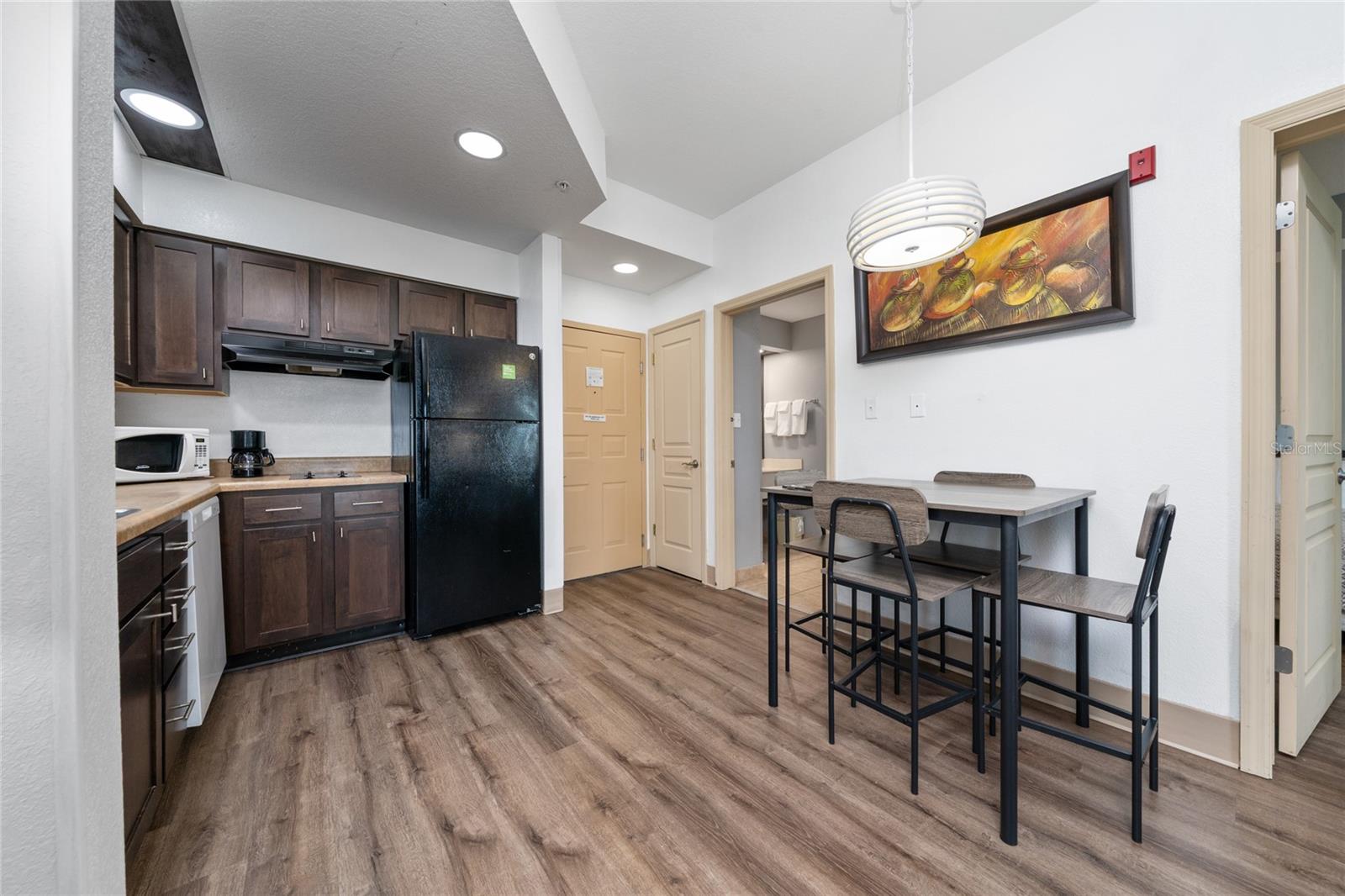 Image 5 of 26 For 8303 Palm Parkway 401