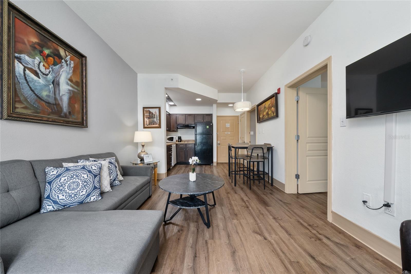 Image 6 of 26 For 8303 Palm Parkway 401