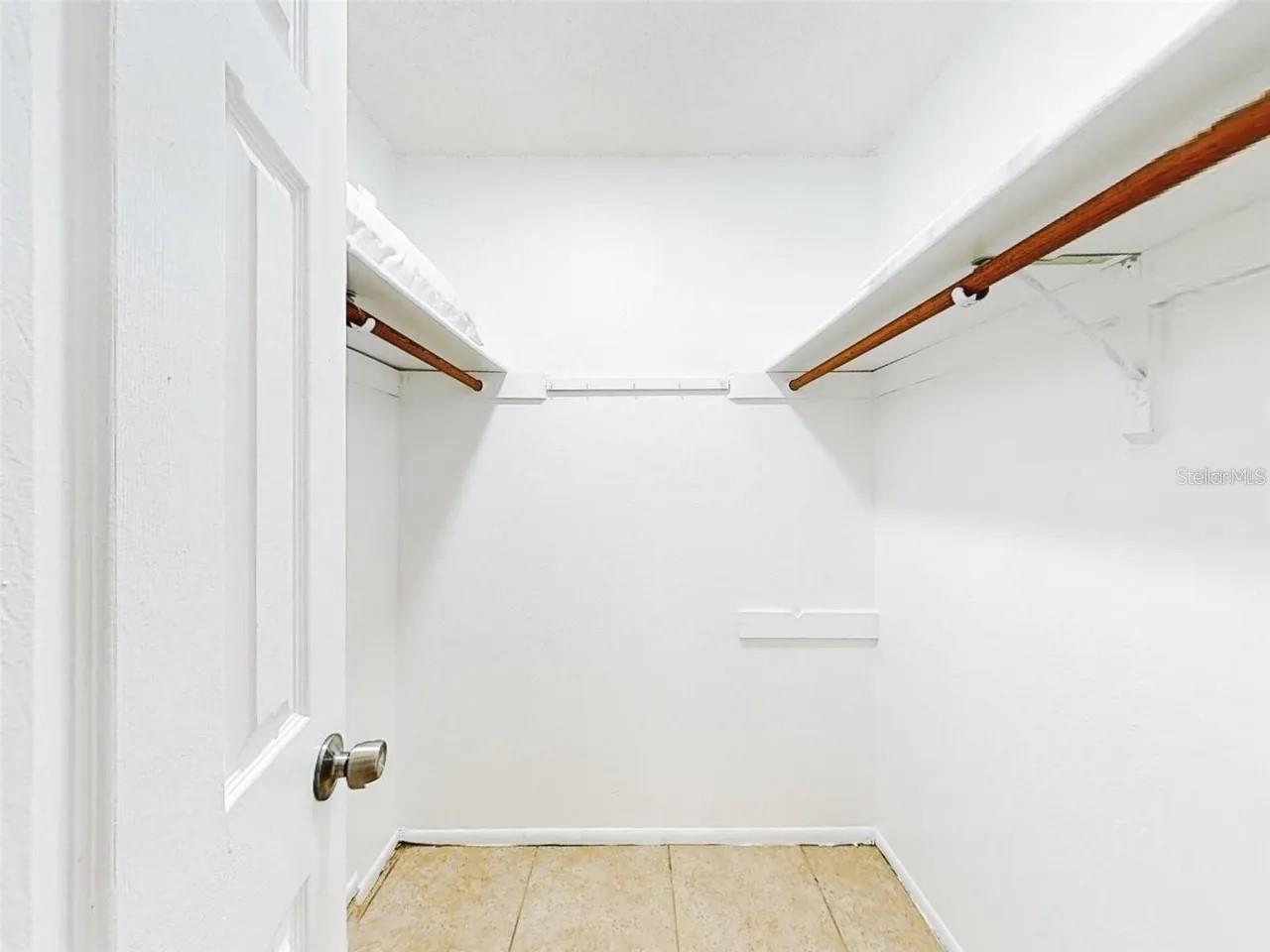 Image 22 of 46 For 1836 Plumtree Dr