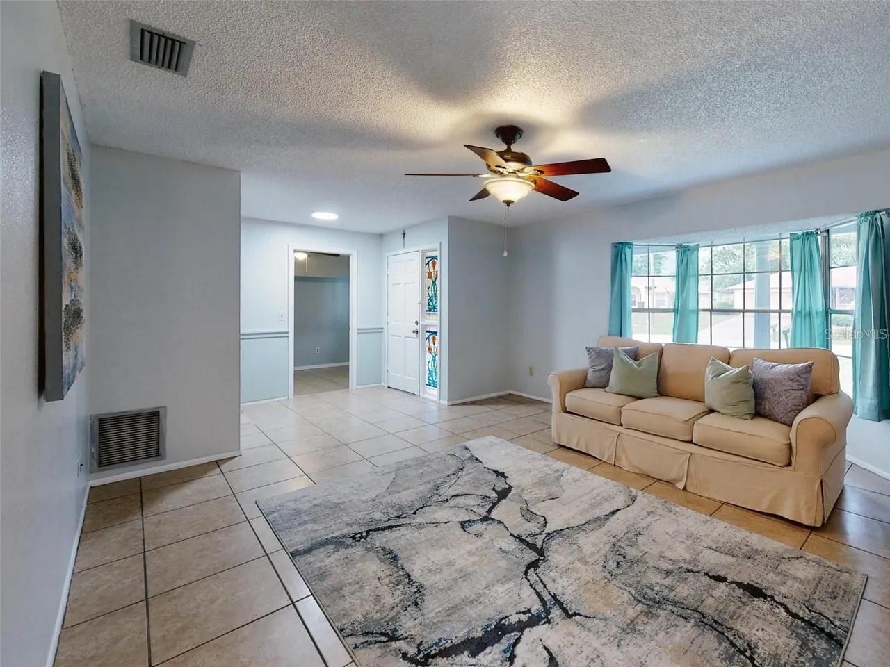 Image 3 of 46 For 1836 Plumtree Dr