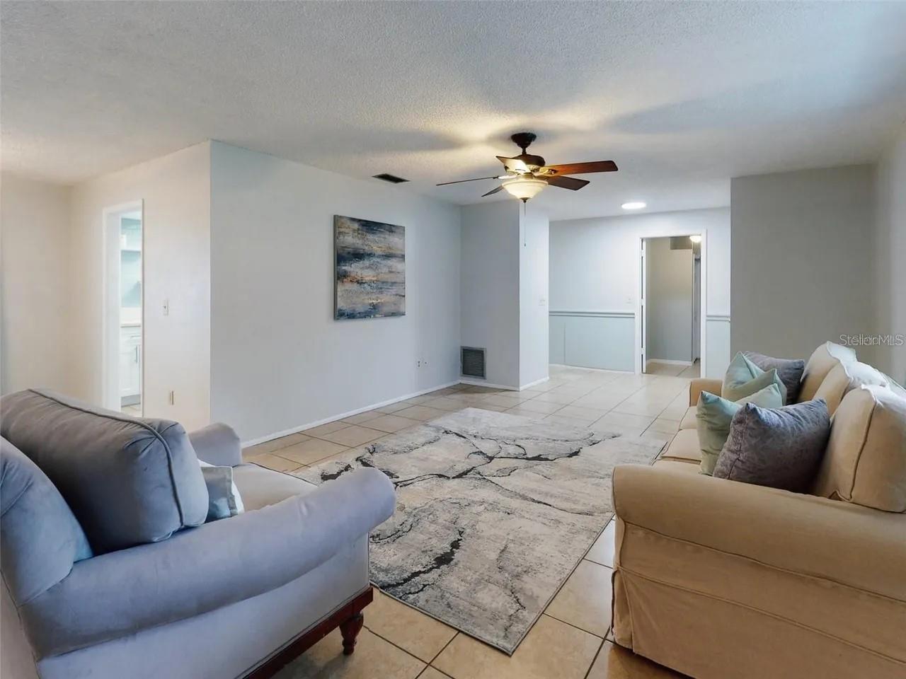 Image 4 of 46 For 1836 Plumtree Dr