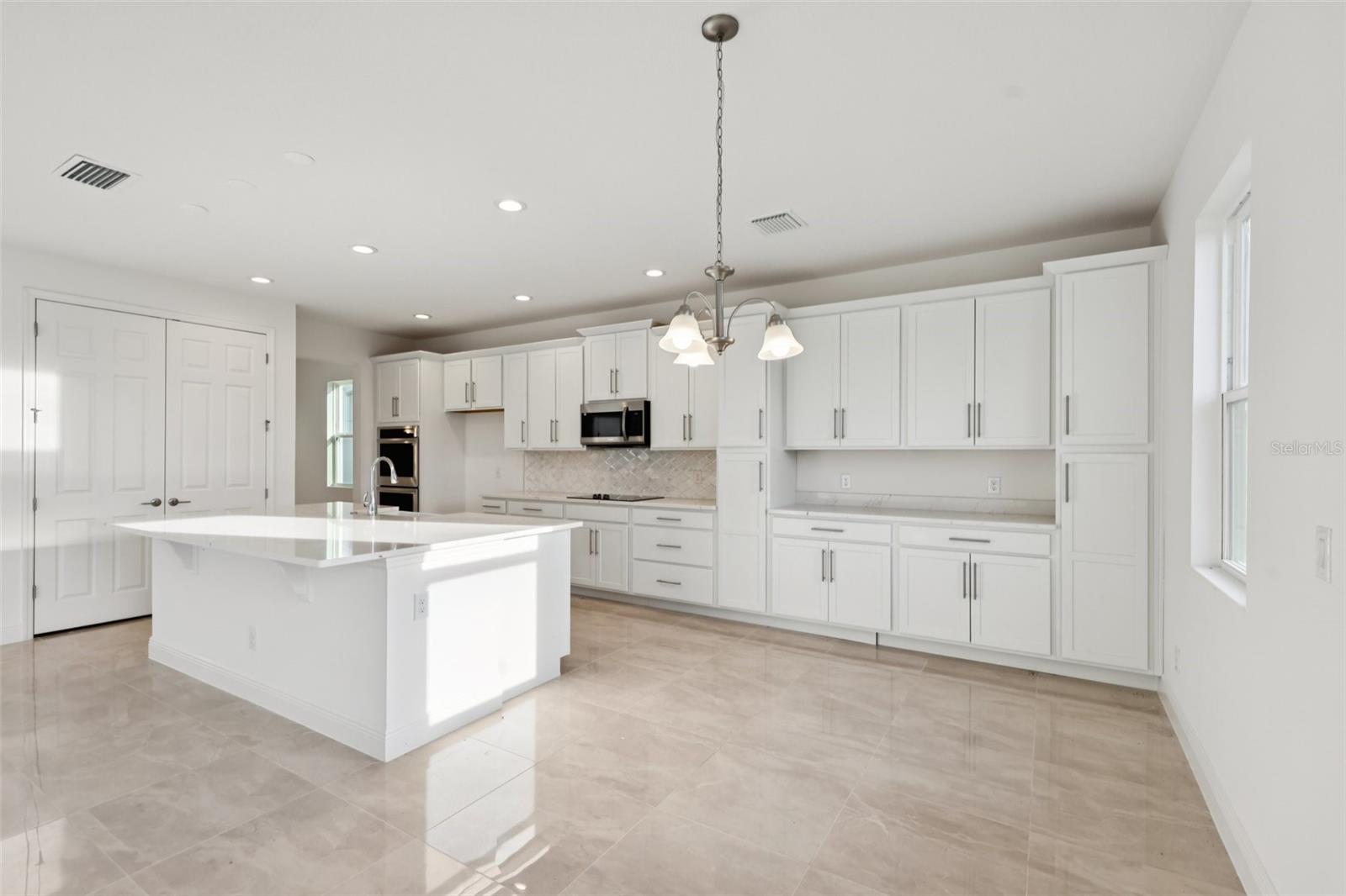 Image 12 of 57 For 7237 Dilly Lake Avenue