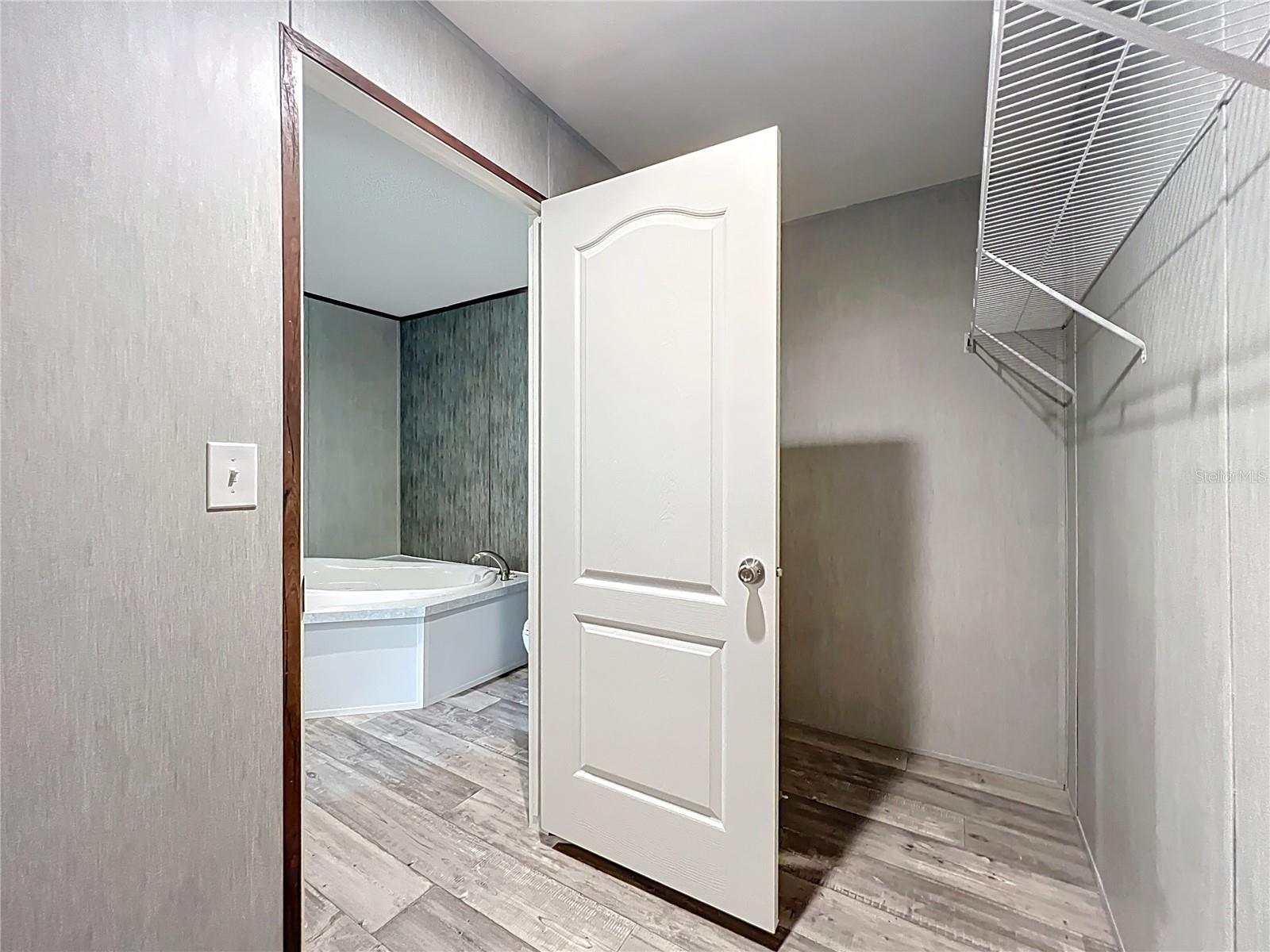 Image 33 of 52 For 8969 Candleglow Street