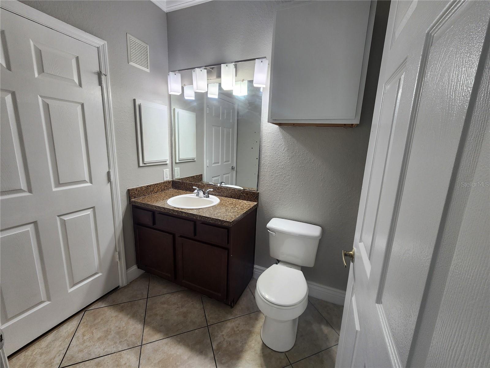 Image 17 of 27 For 5550 P G A Boulevard 5112