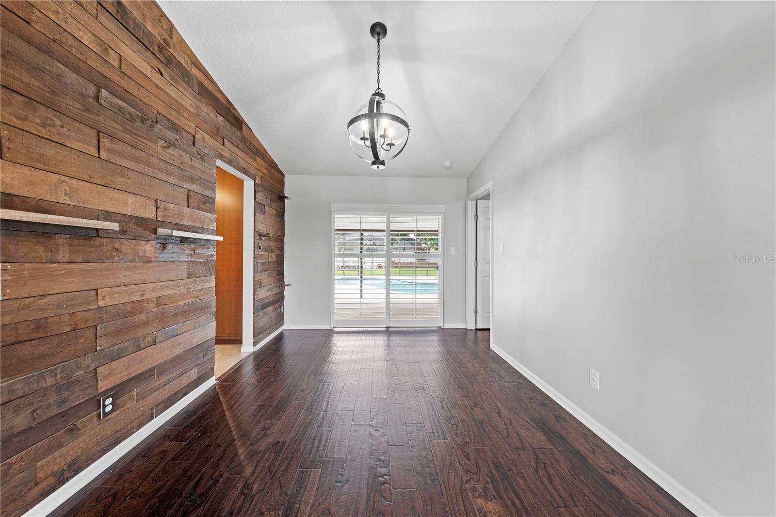 Image 23 of 69 For 3509 Molona Drive