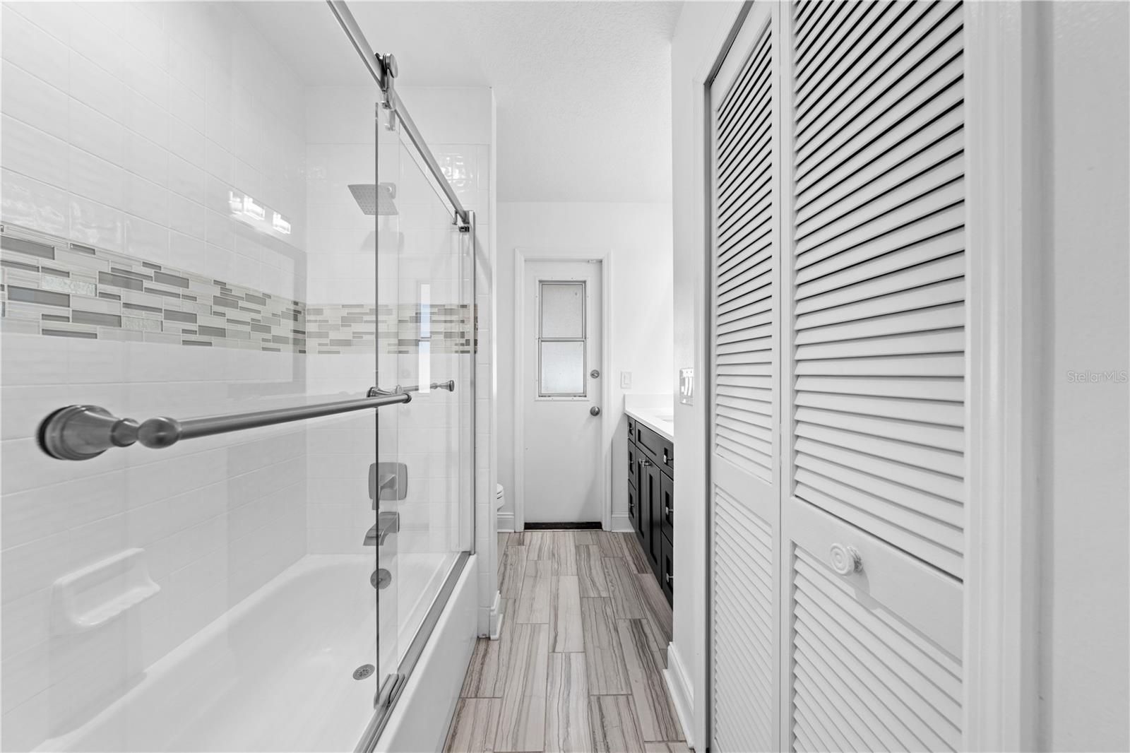 Image 36 of 69 For 3509 Molona Drive