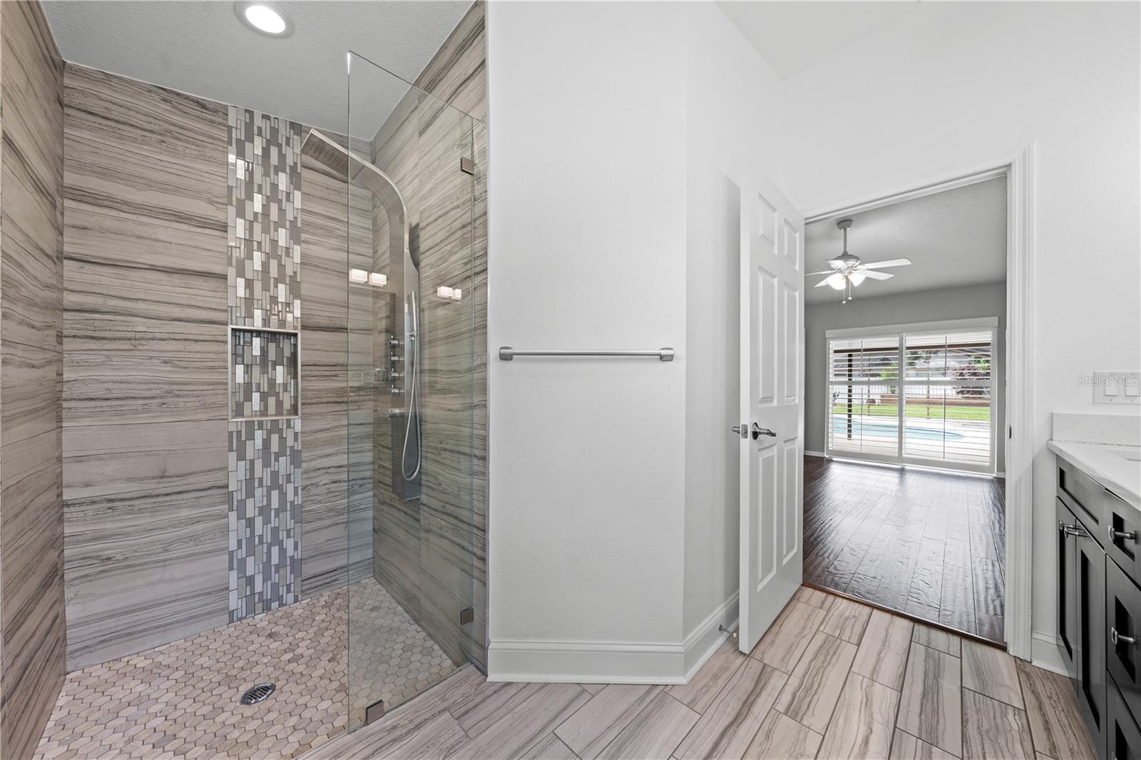 Image 37 of 69 For 3509 Molona Drive