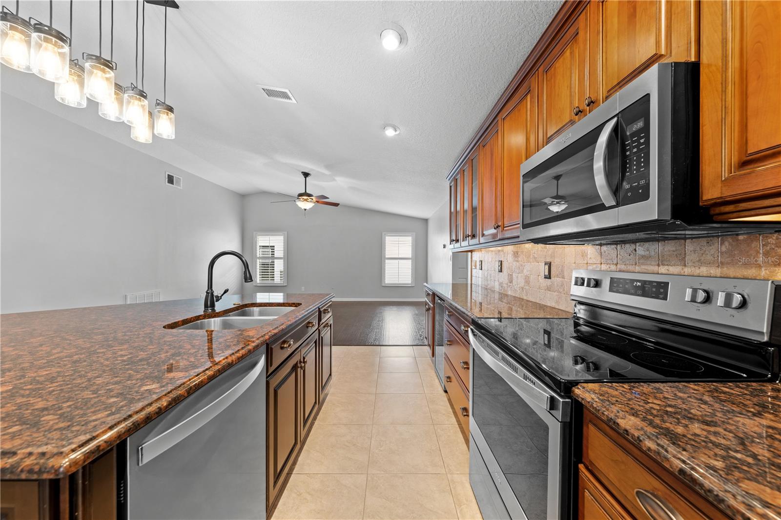 Image 9 of 69 For 3509 Molona Drive