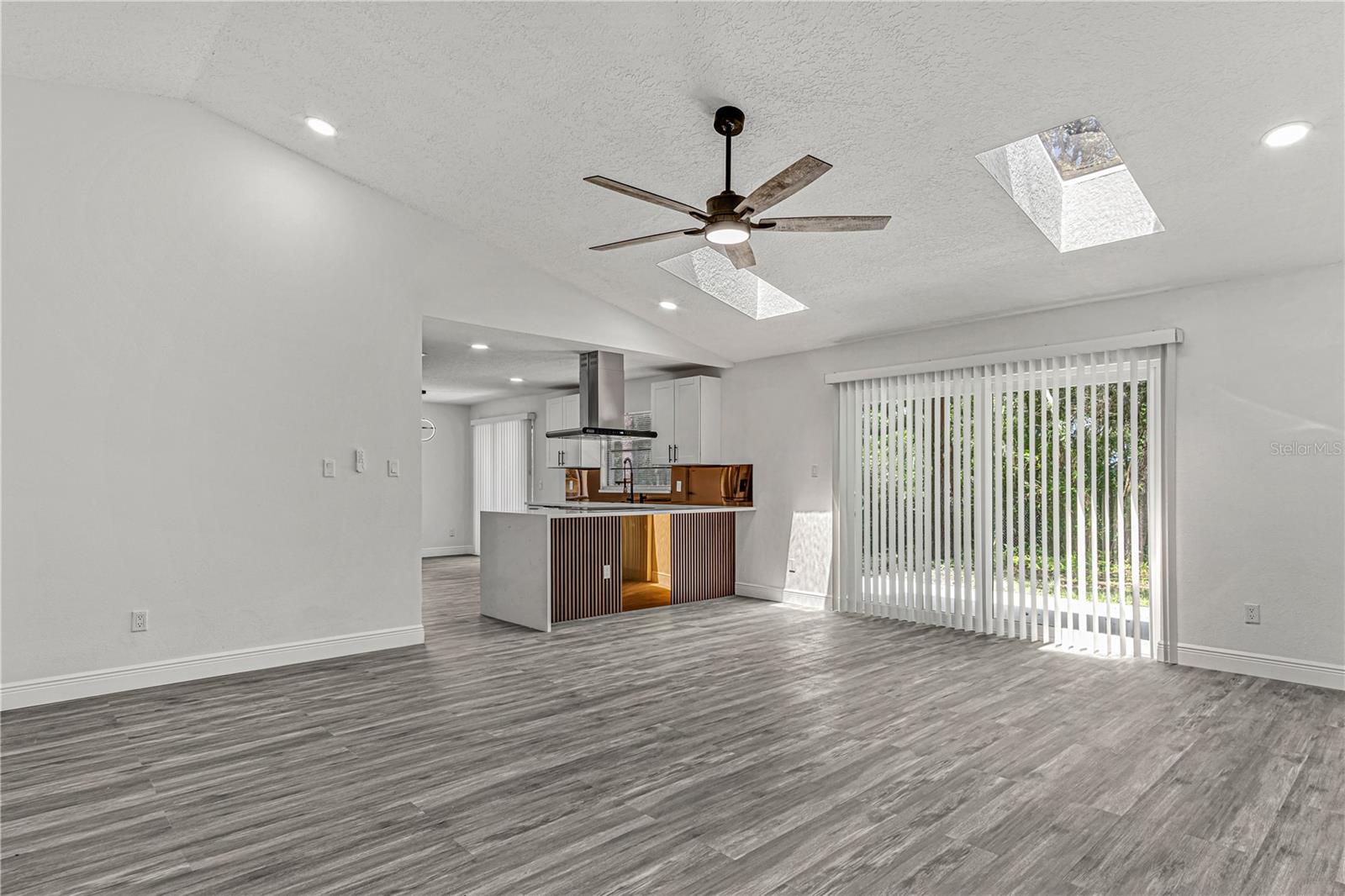 Image 14 of 45 For 2736 Logandale Drive