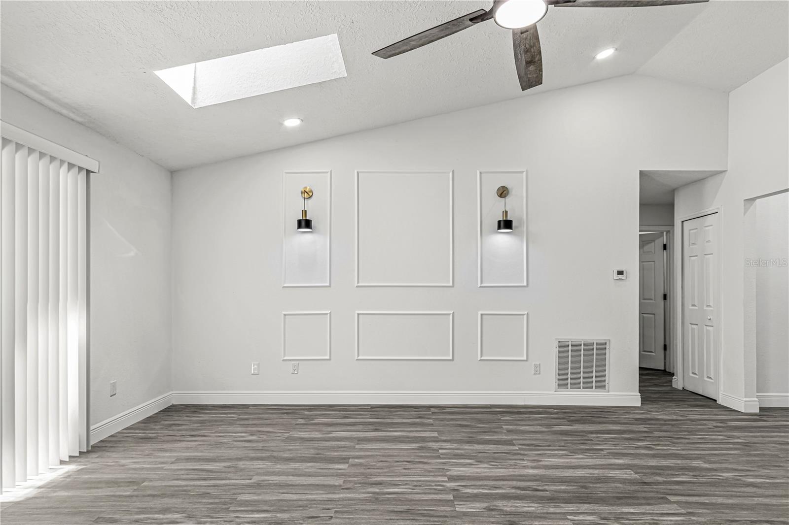 Image 16 of 45 For 2736 Logandale Drive