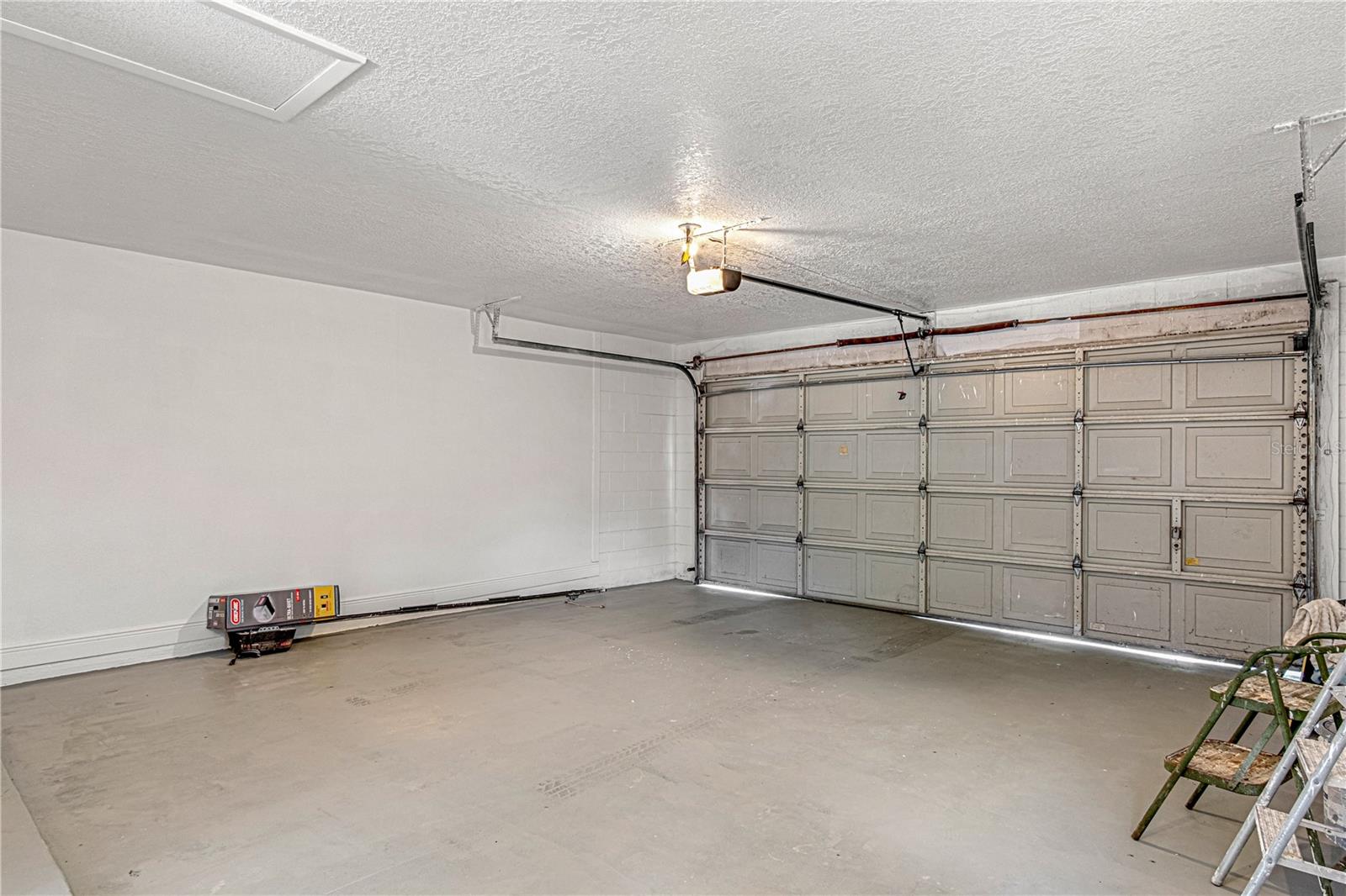 Image 34 of 45 For 2736 Logandale Drive