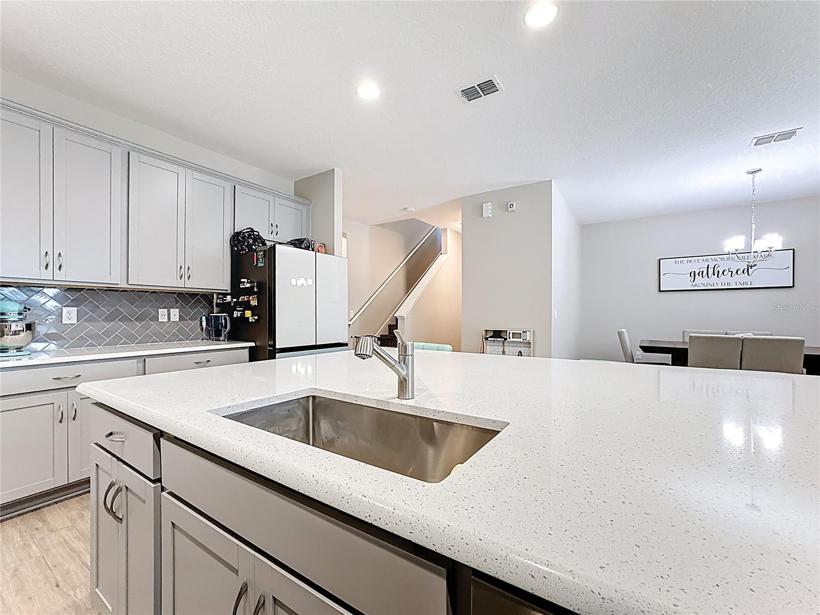 Image 11 of 70 For 14773 Milfoil Avenue