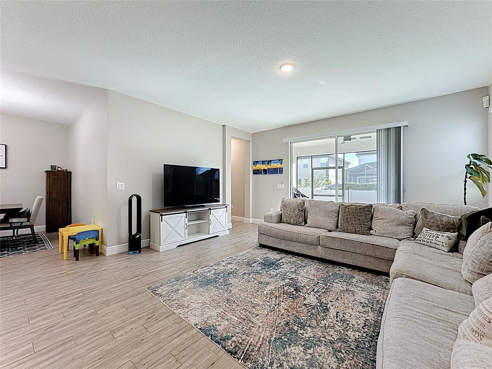 Image 14 of 70 For 14773 Milfoil Avenue