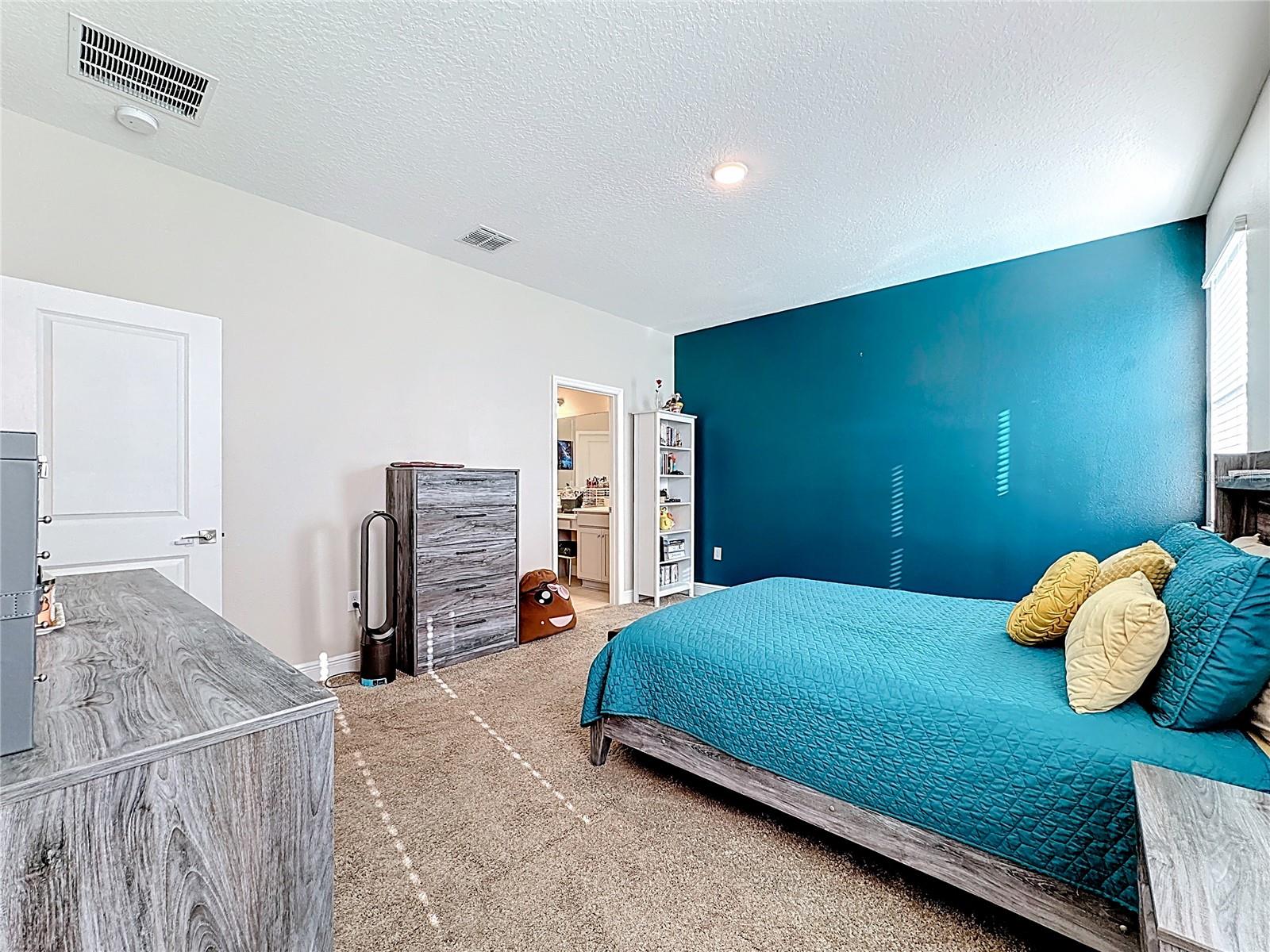 Image 37 of 70 For 14773 Milfoil Avenue