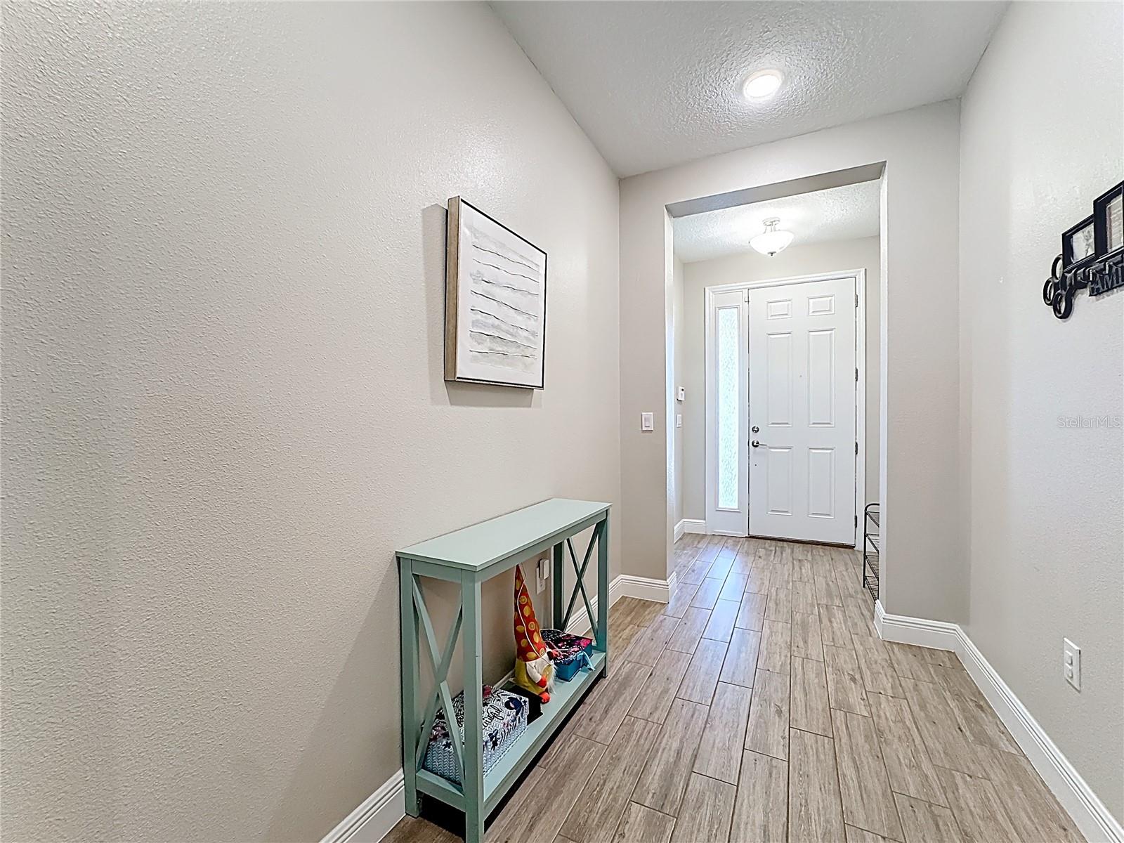Image 6 of 70 For 14773 Milfoil Avenue