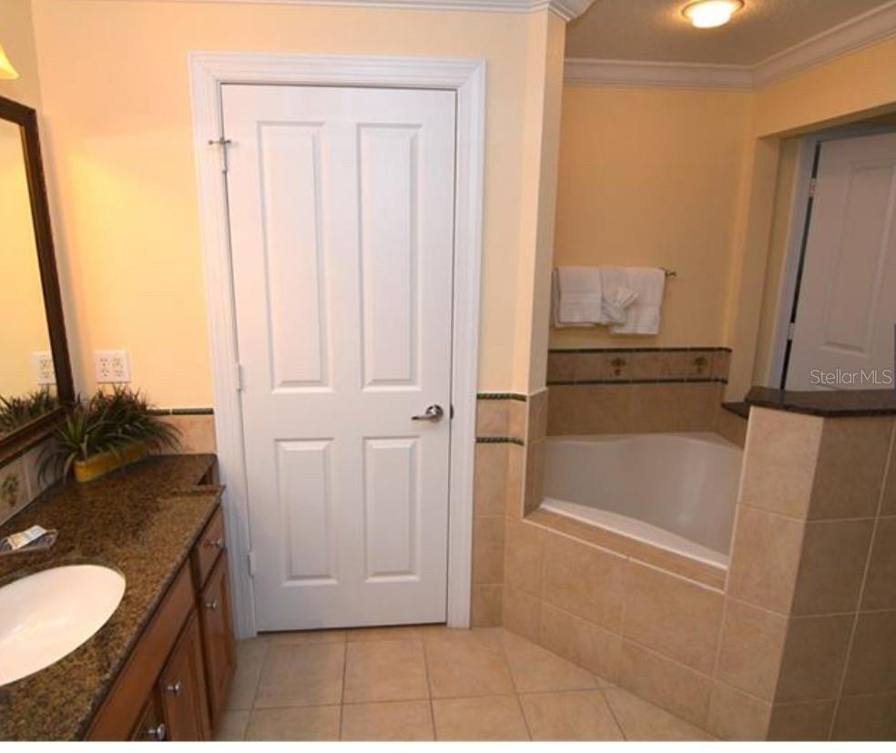 Image 3 of 18 For 7609 Heritage Crossing Way 301