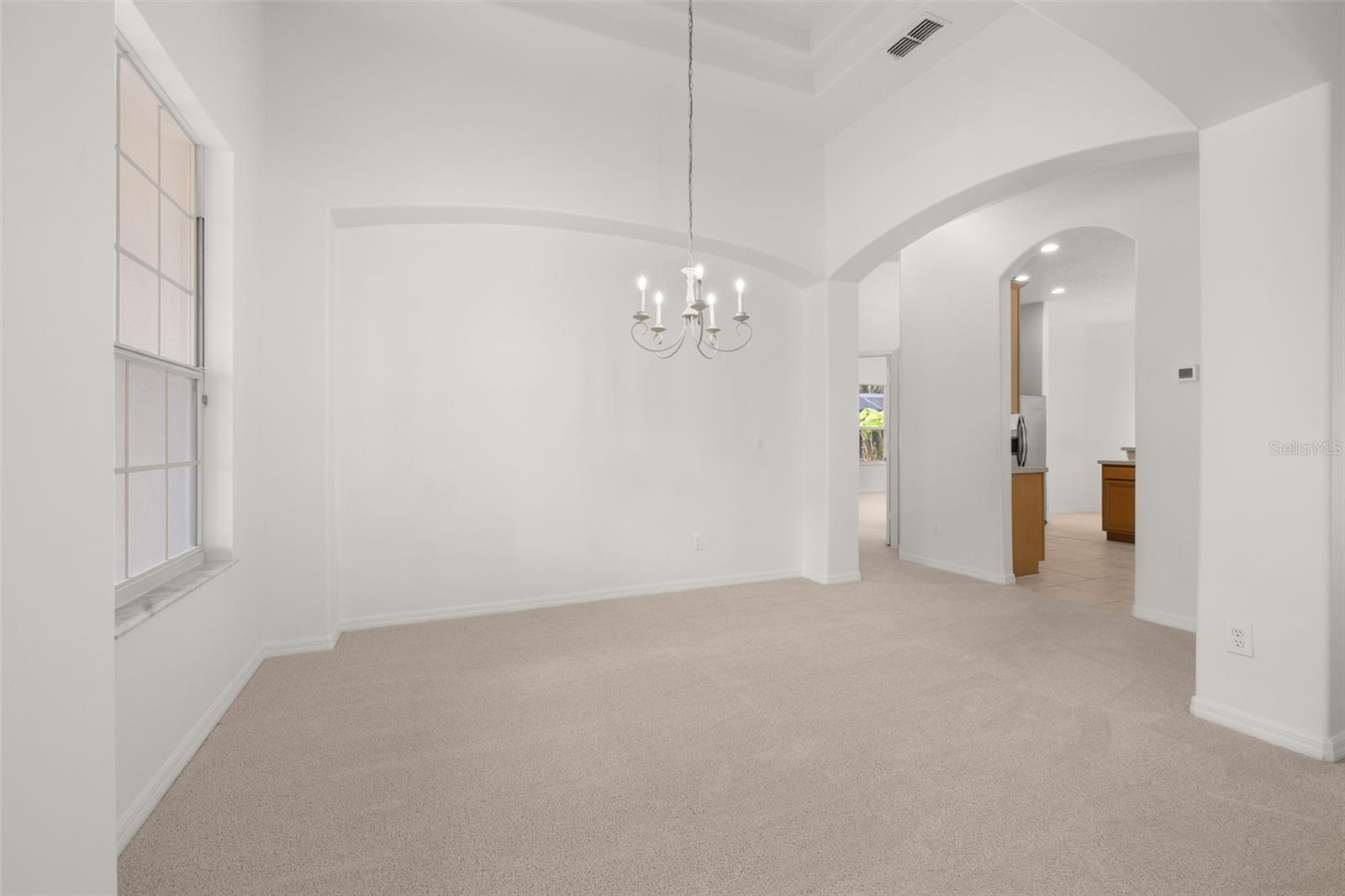 Image 13 of 84 For 2172 The Oaks Boulevard