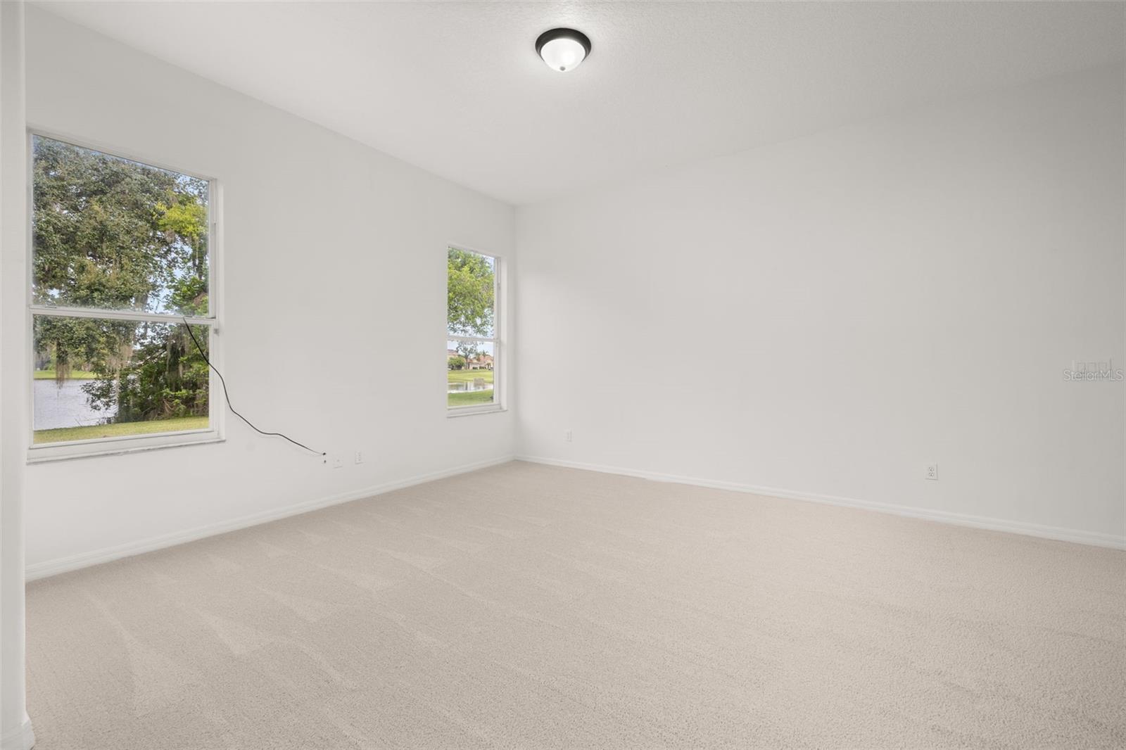 Image 17 of 84 For 2172 The Oaks Boulevard