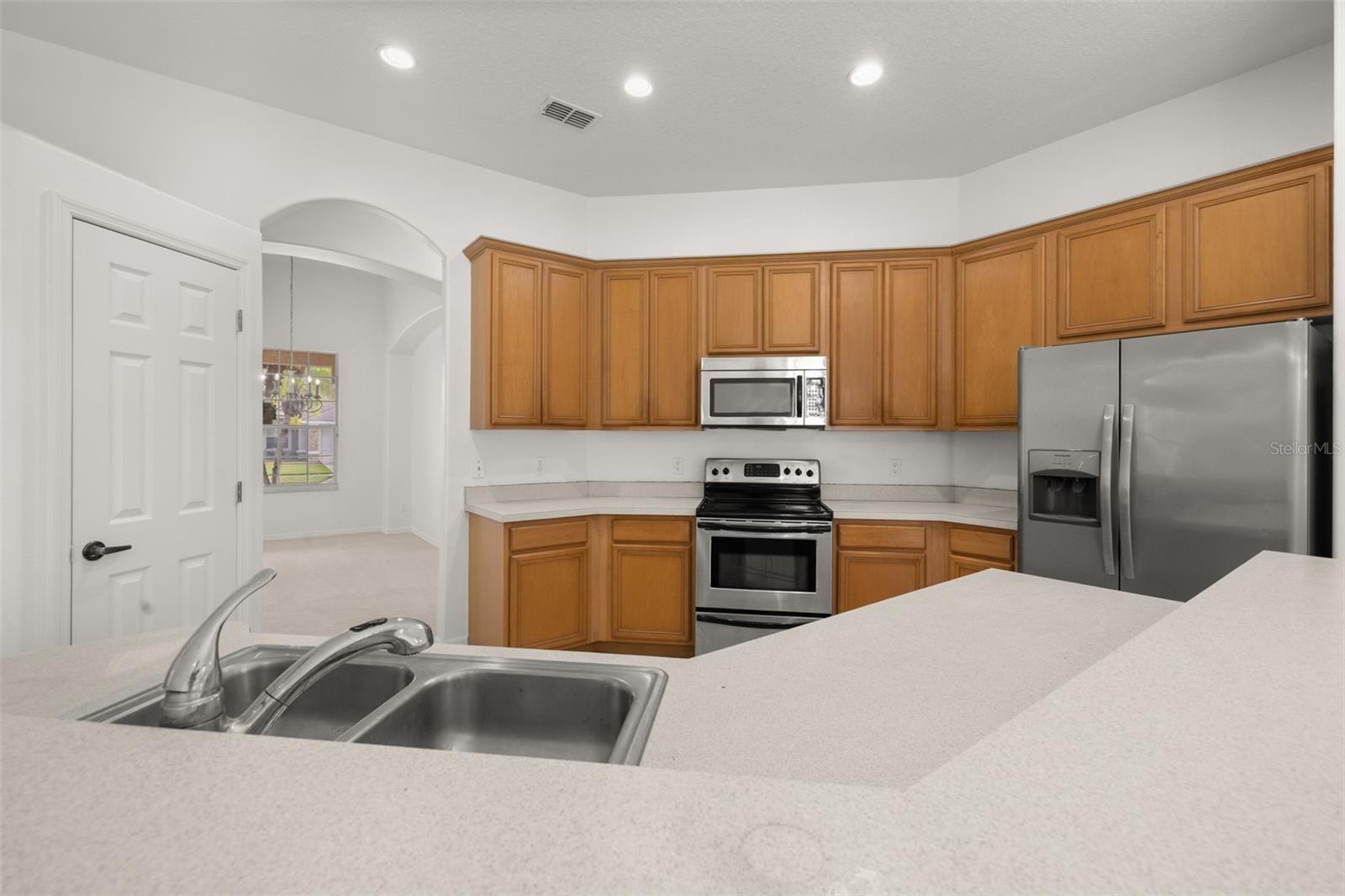 Image 22 of 84 For 2172 The Oaks Boulevard