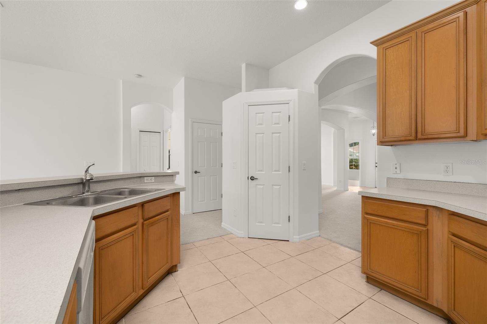 Image 25 of 84 For 2172 The Oaks Boulevard