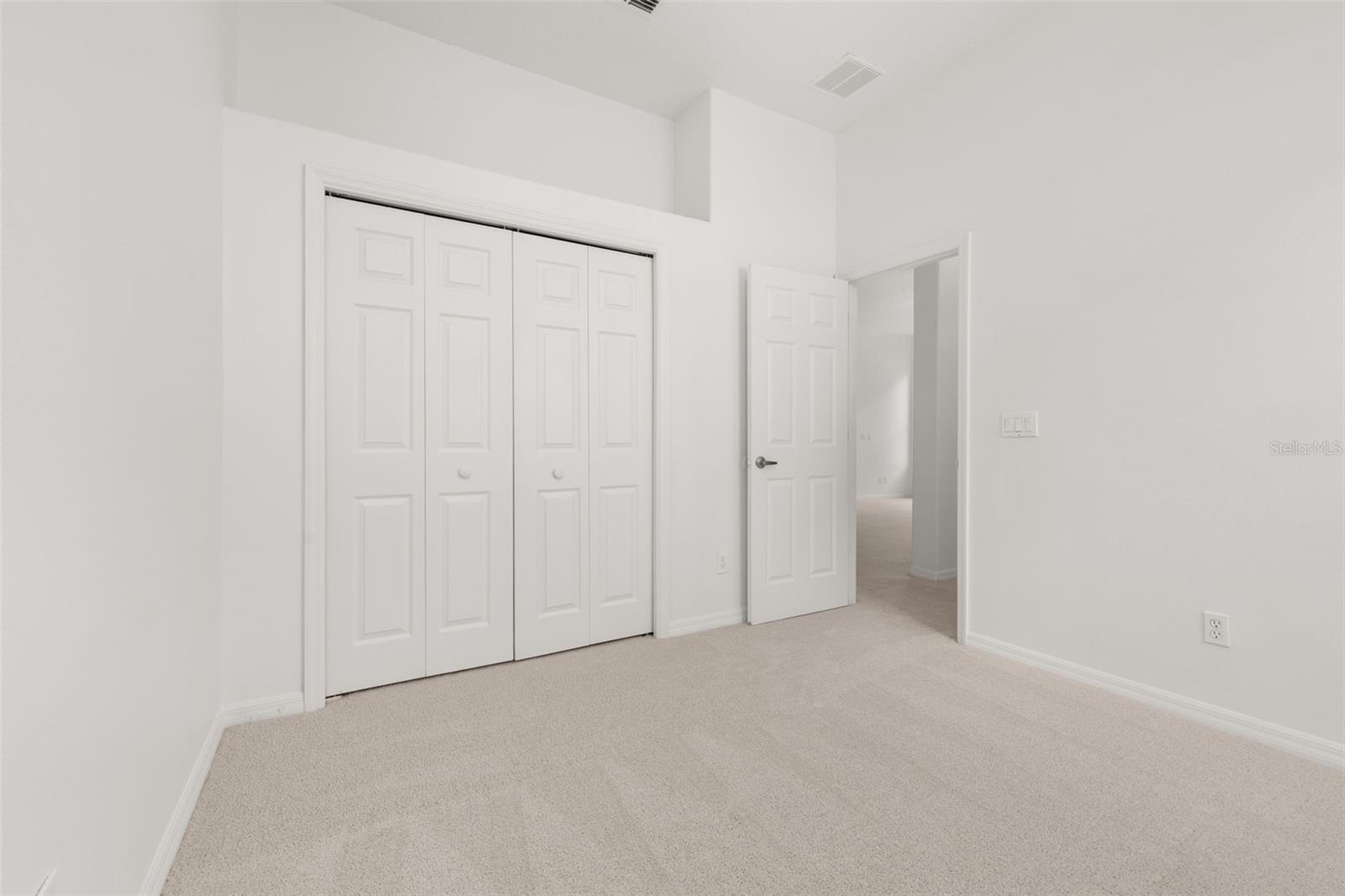 Image 27 of 84 For 2172 The Oaks Boulevard