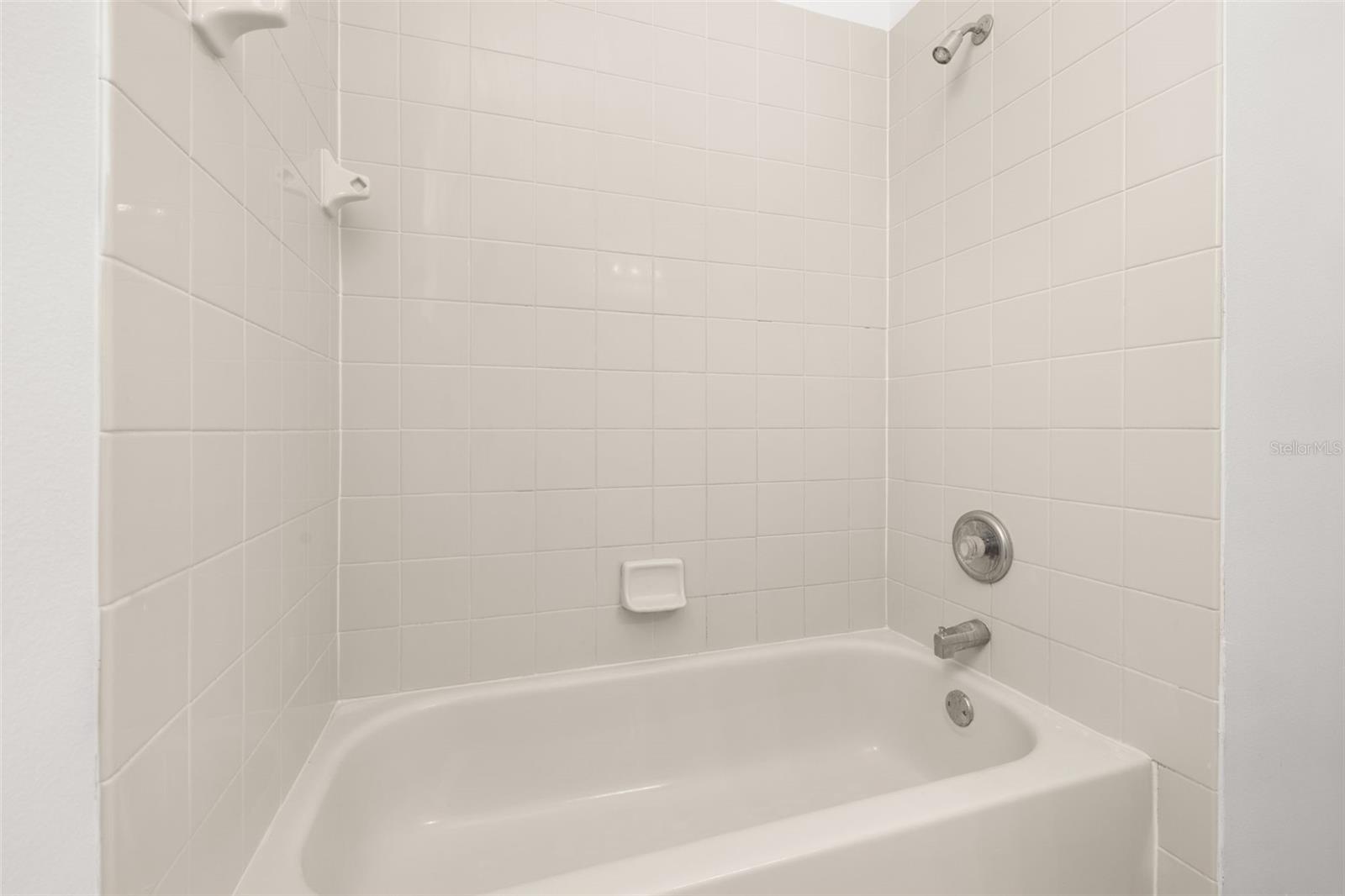 Image 29 of 84 For 2172 The Oaks Boulevard