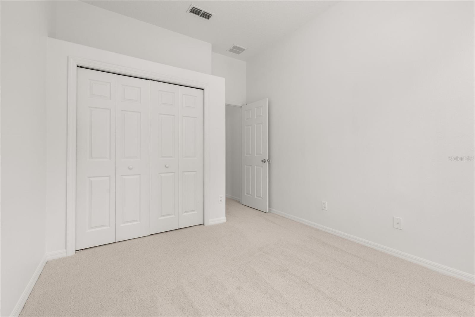 Image 31 of 84 For 2172 The Oaks Boulevard