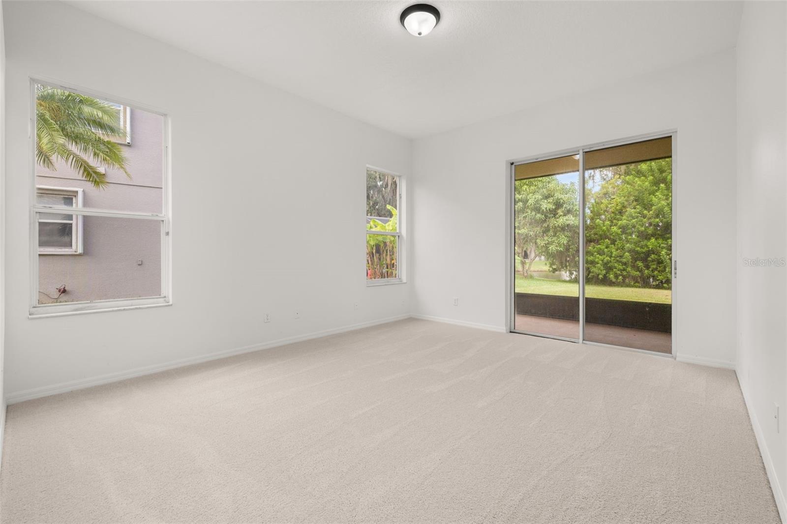 Image 34 of 84 For 2172 The Oaks Boulevard