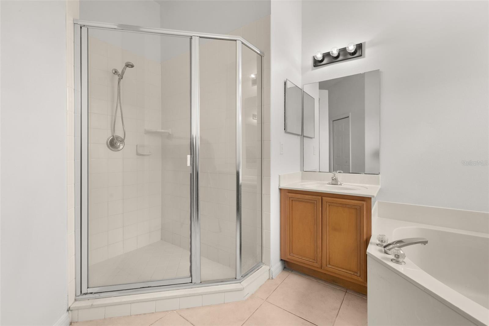 Image 38 of 84 For 2172 The Oaks Boulevard