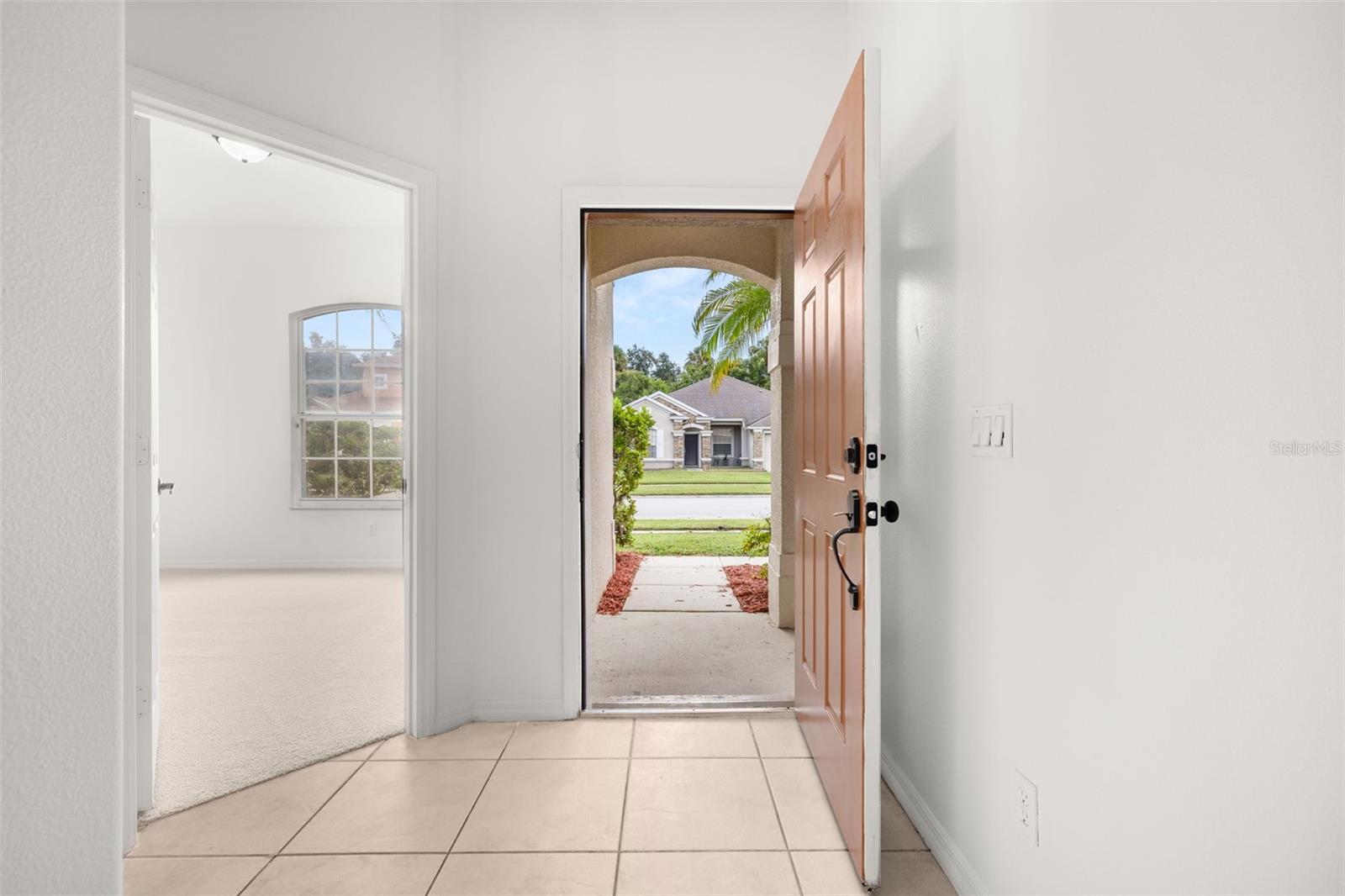 Image 9 of 84 For 2172 The Oaks Boulevard