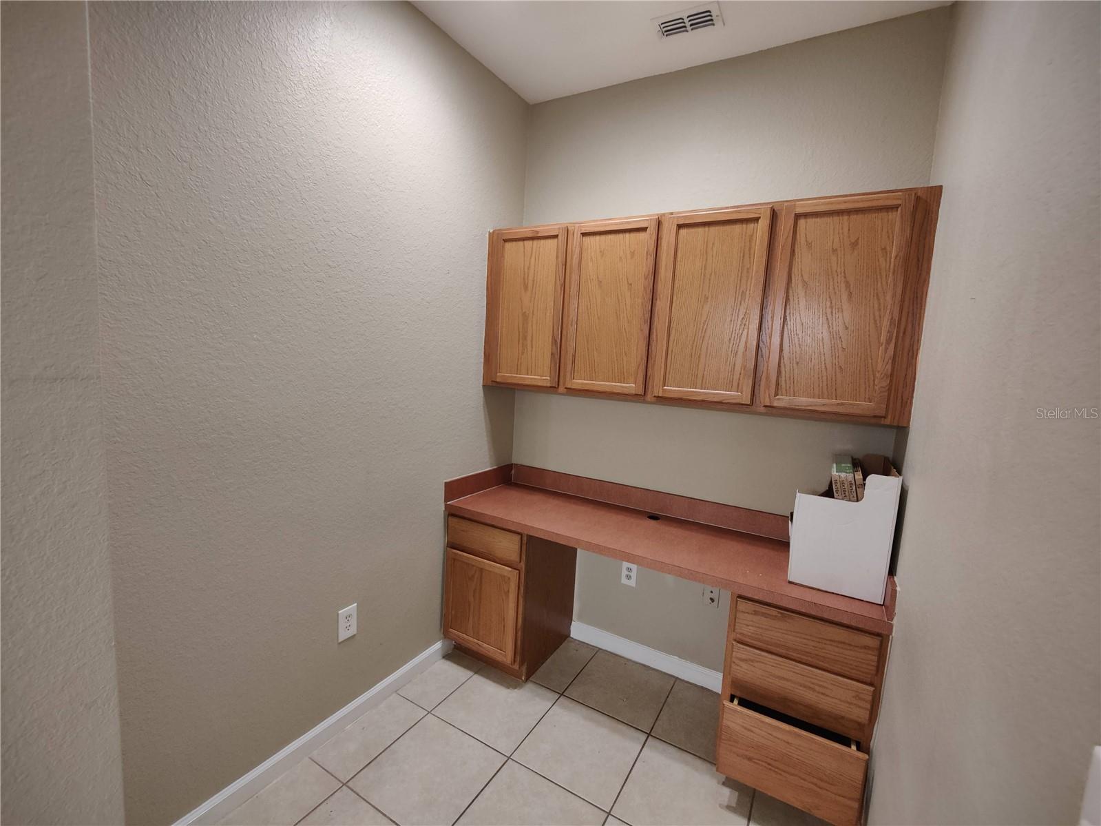 Image 12 of 40 For 2980 Ashland Lane S