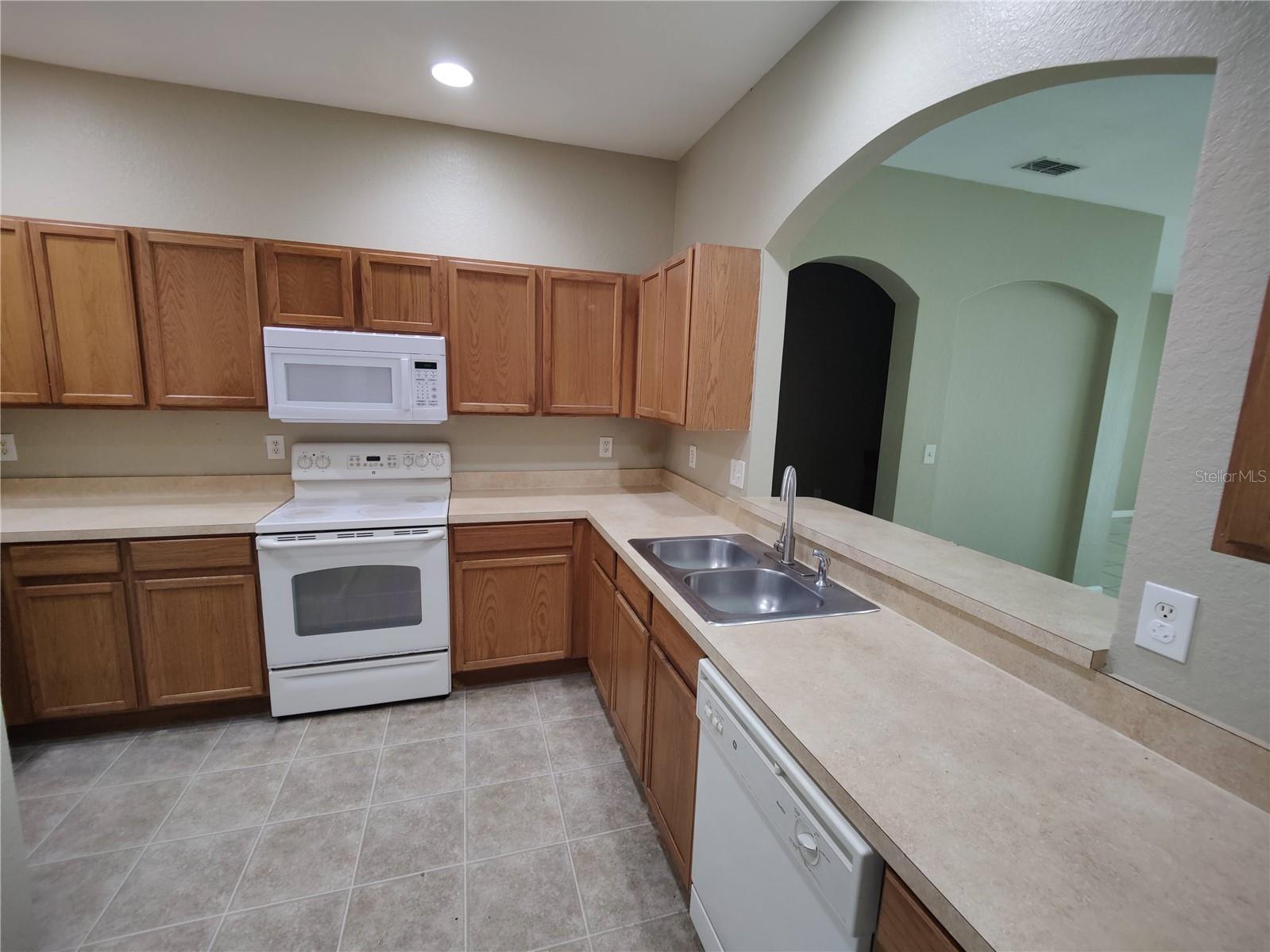Image 17 of 40 For 2980 Ashland Lane S