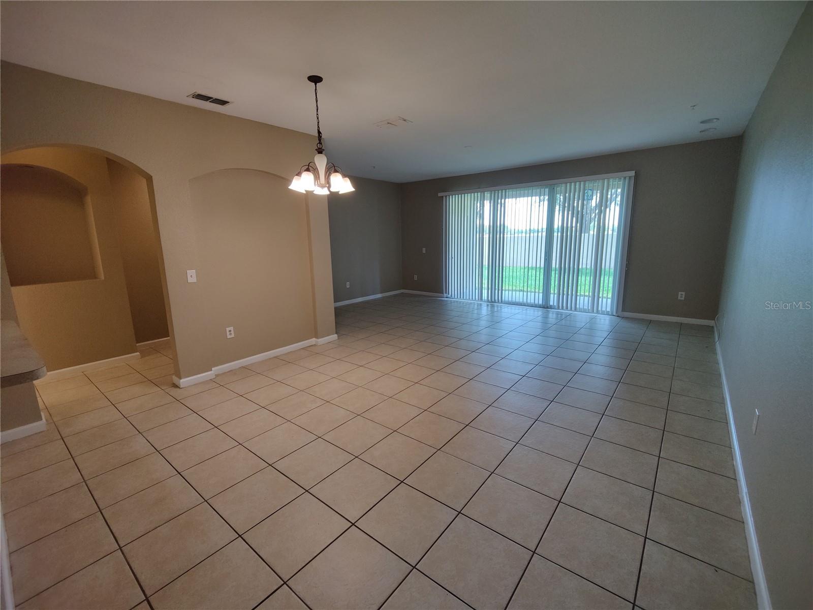 Image 7 of 40 For 2980 Ashland Lane S