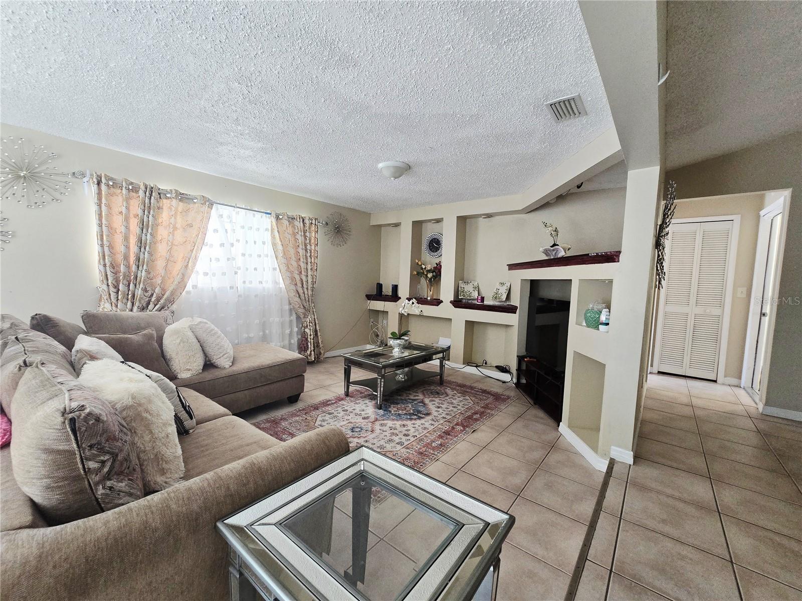Image 10 of 23 For 2753 Beckwith Street