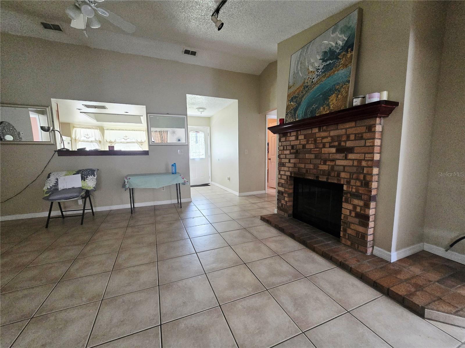 Image 14 of 23 For 2753 Beckwith Street