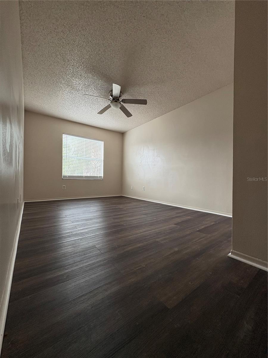 Image 10 of 15 For 4136 Pershing Pointe Place 3