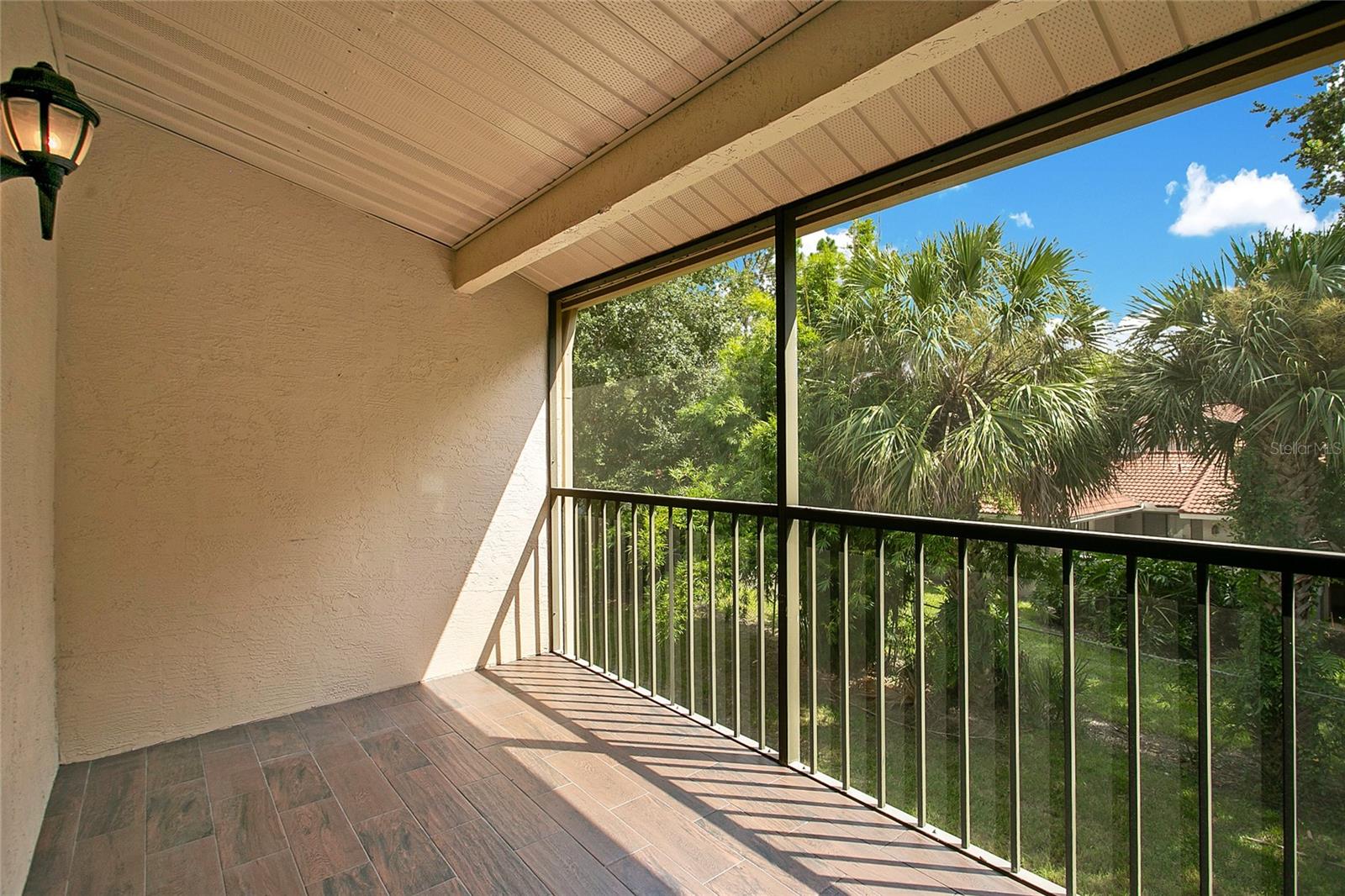 Image 22 of 36 For 7667 Sugar Bend Drive 7667