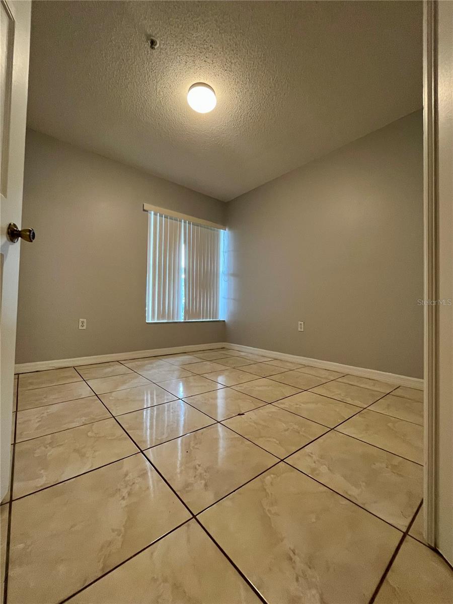 Image 3 of 24 For 1647 Windsor Oak Court