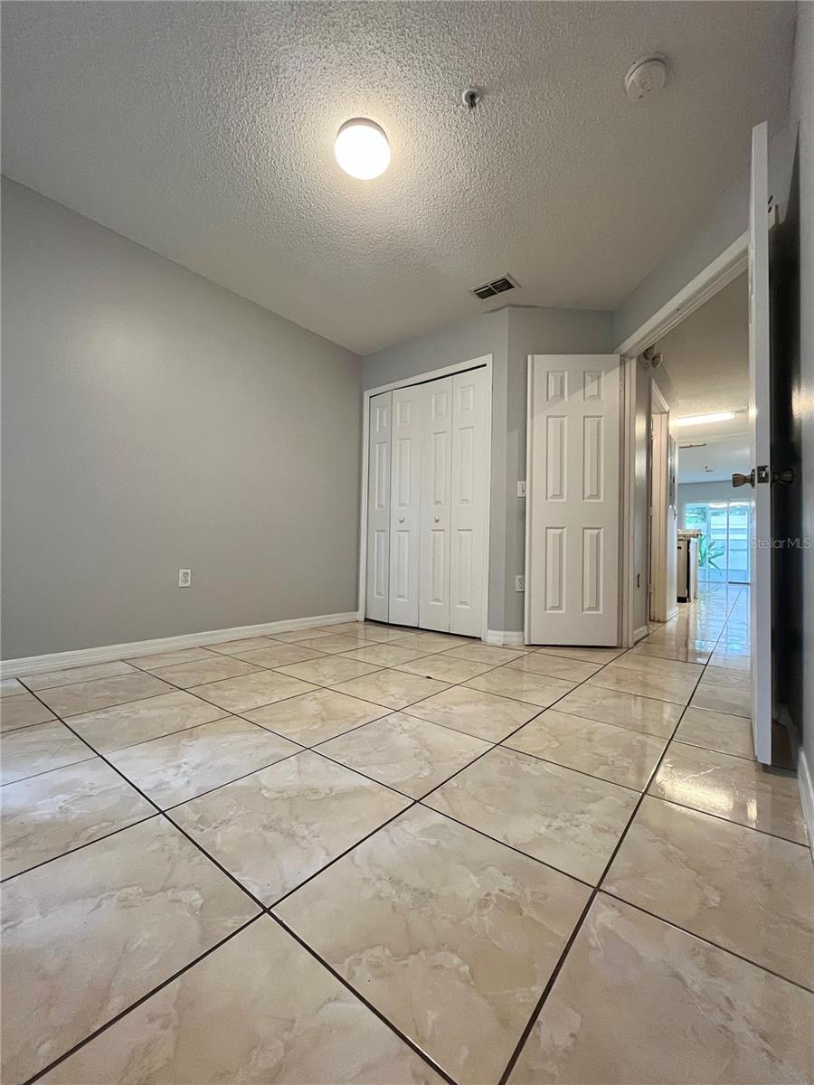 Image 4 of 24 For 1647 Windsor Oak Court