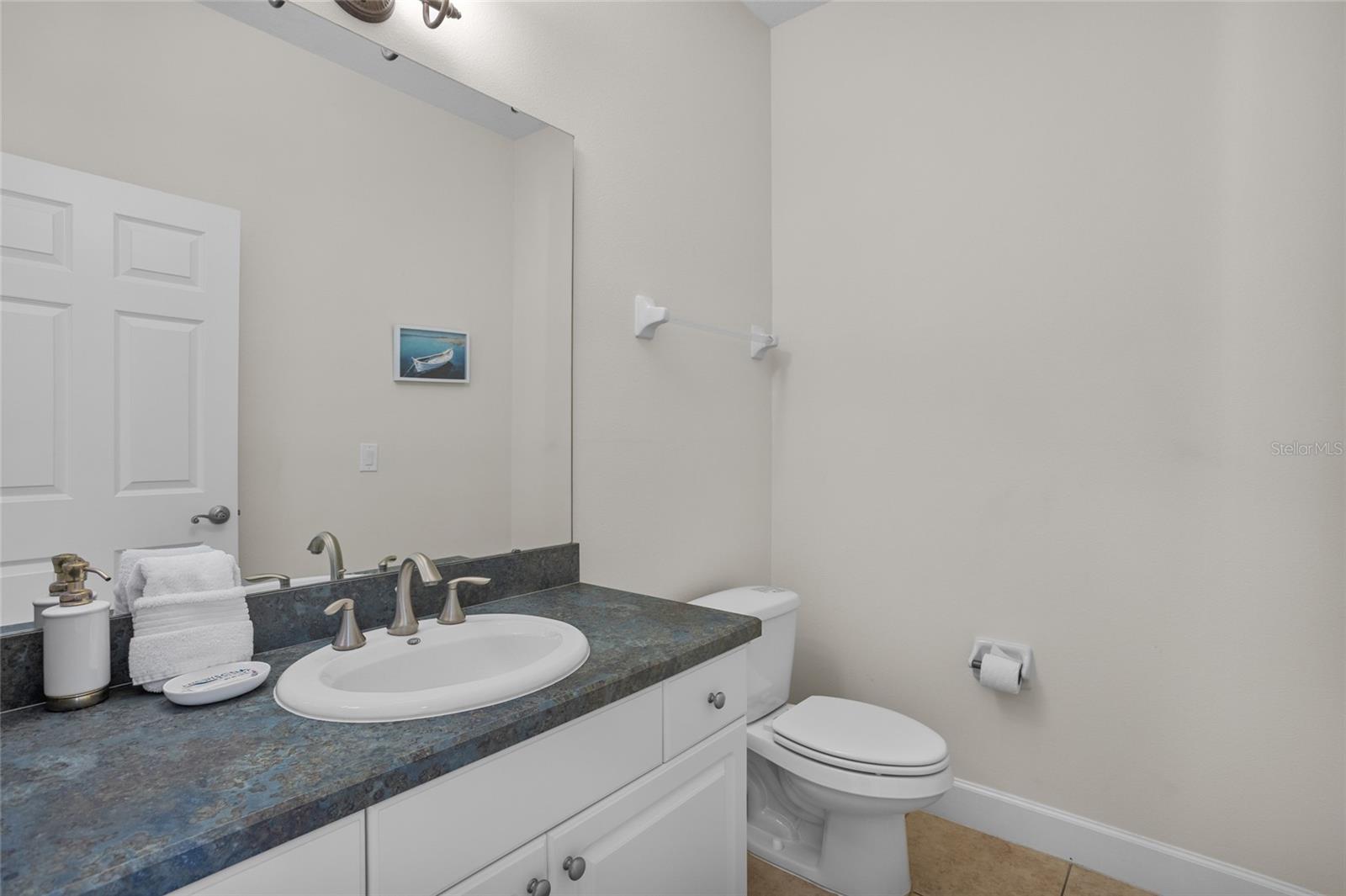 Image 20 of 53 For 2179 Victoria Drive