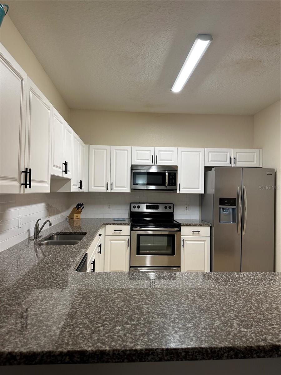 Image 11 of 37 For 3123 Sun Lake Court A