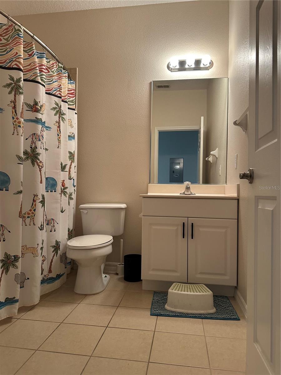Image 22 of 37 For 3123 Sun Lake Court A