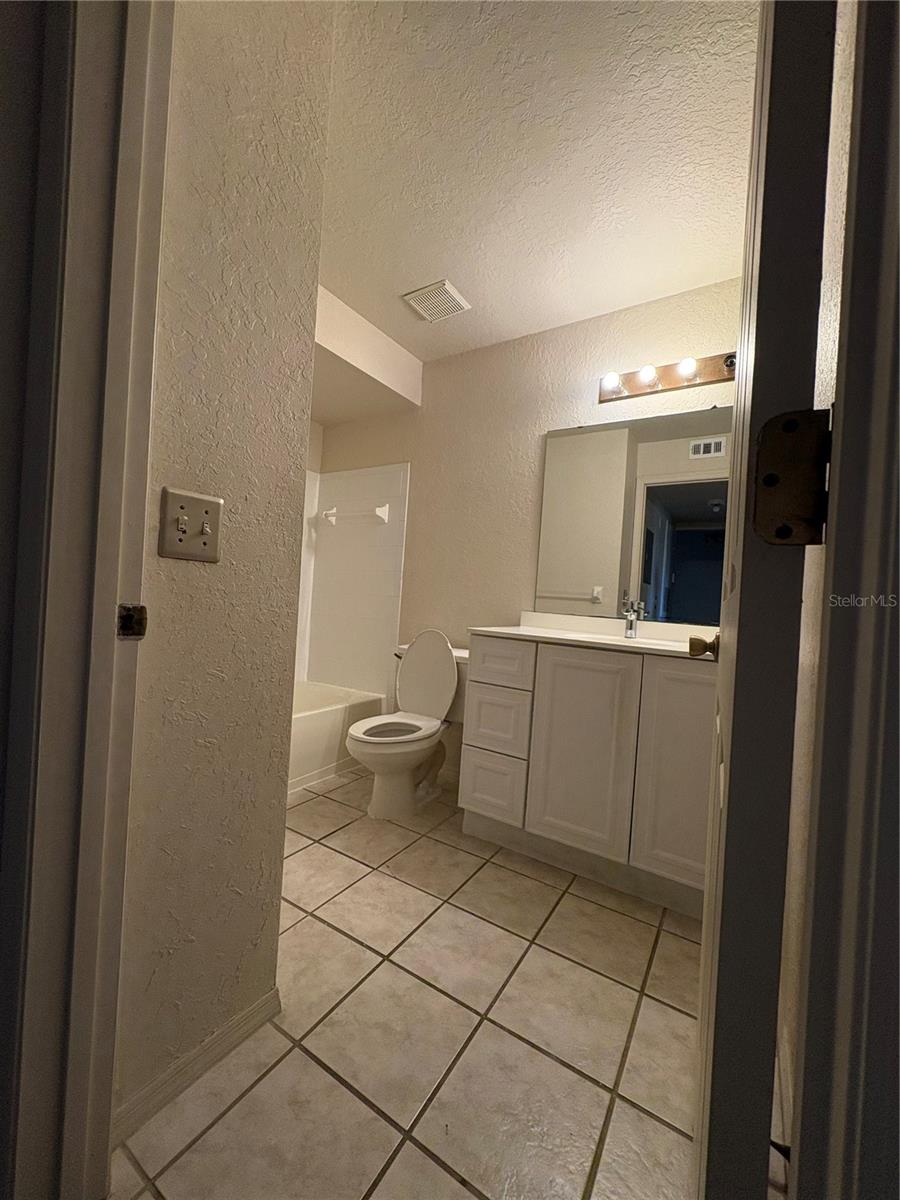 Image 11 of 11 For 14036 Fairway Island Drive 1532